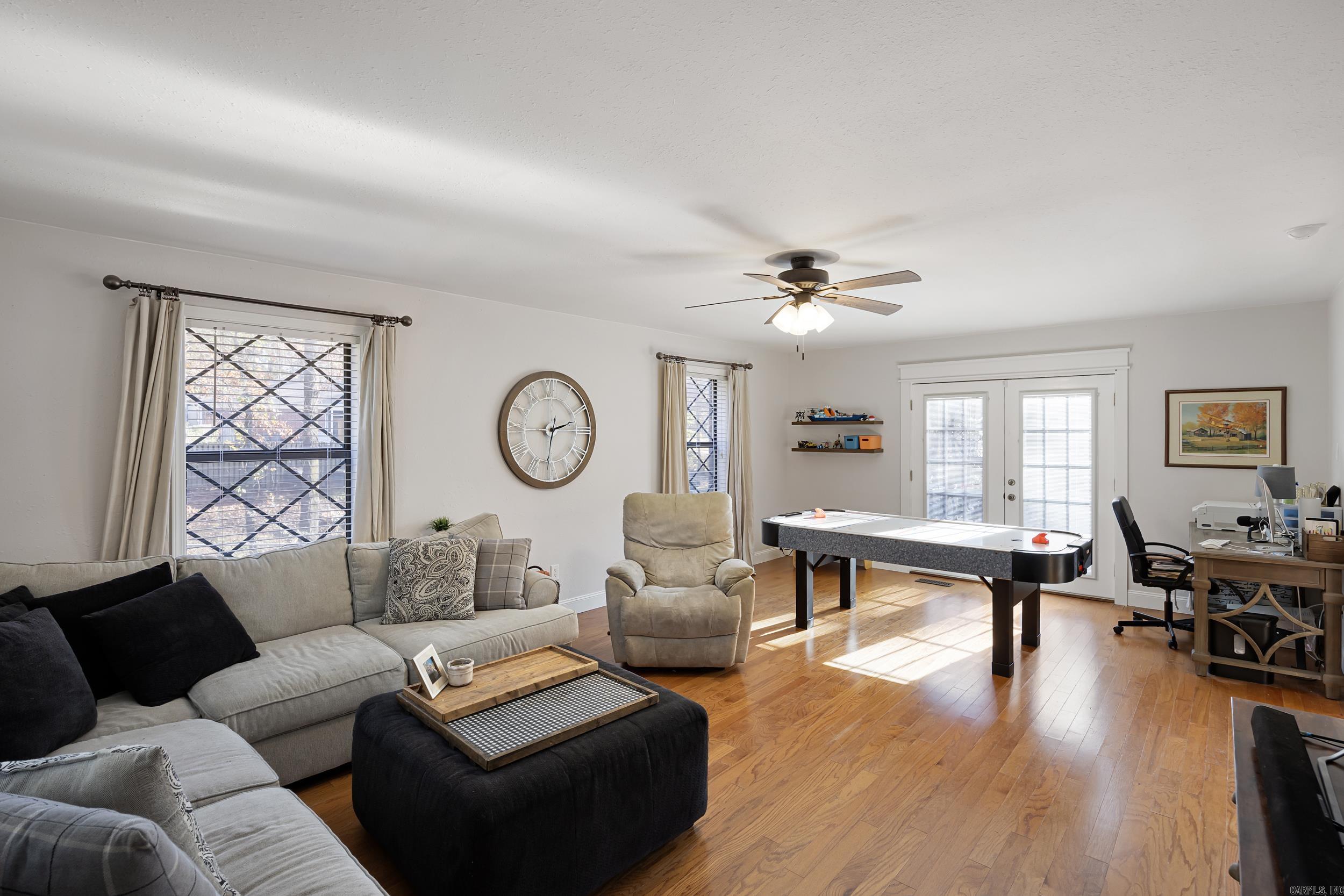 LANDS END - Residential