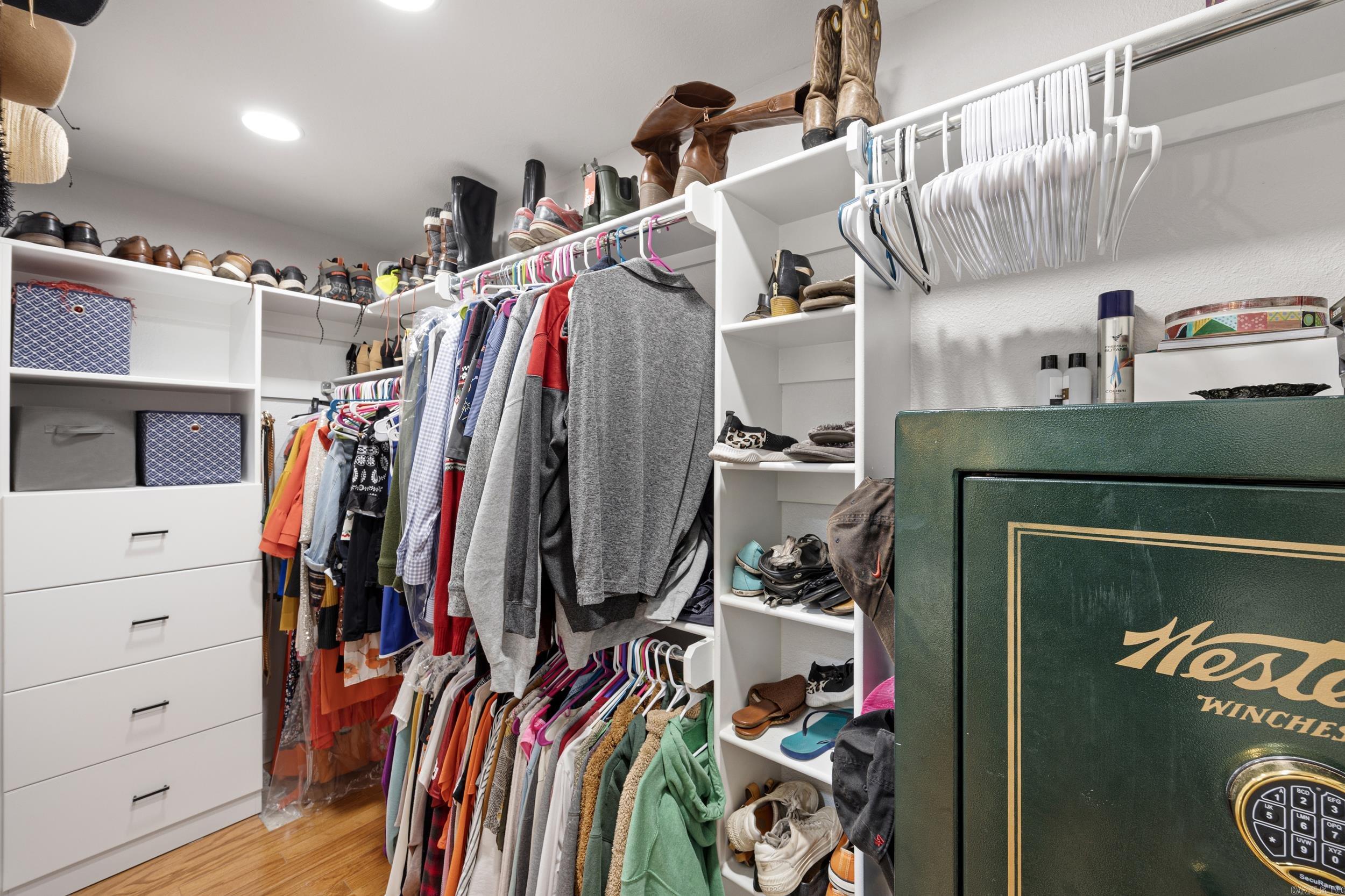 LANDS END - Residential