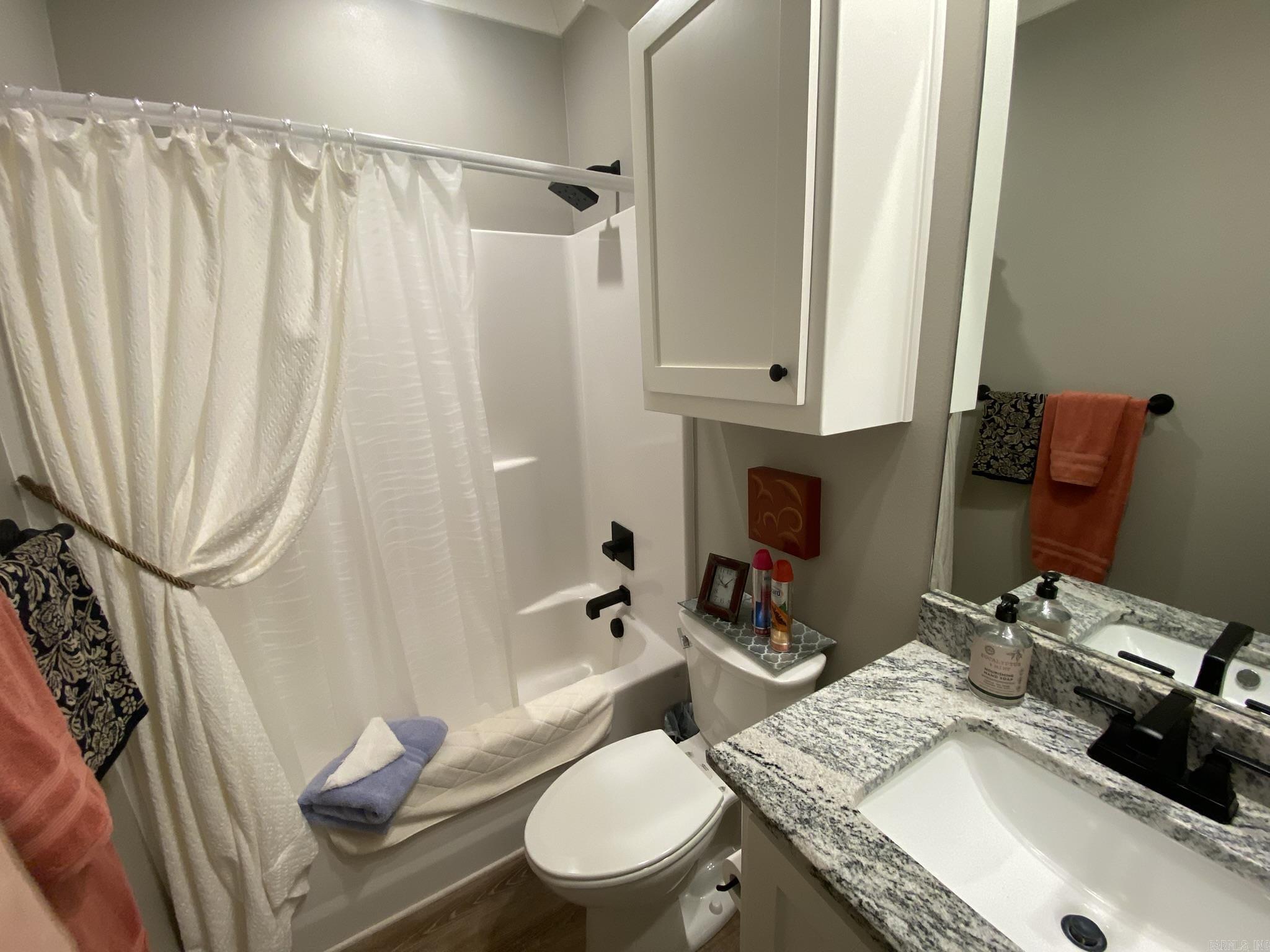 LEGACY POINTE - Residential