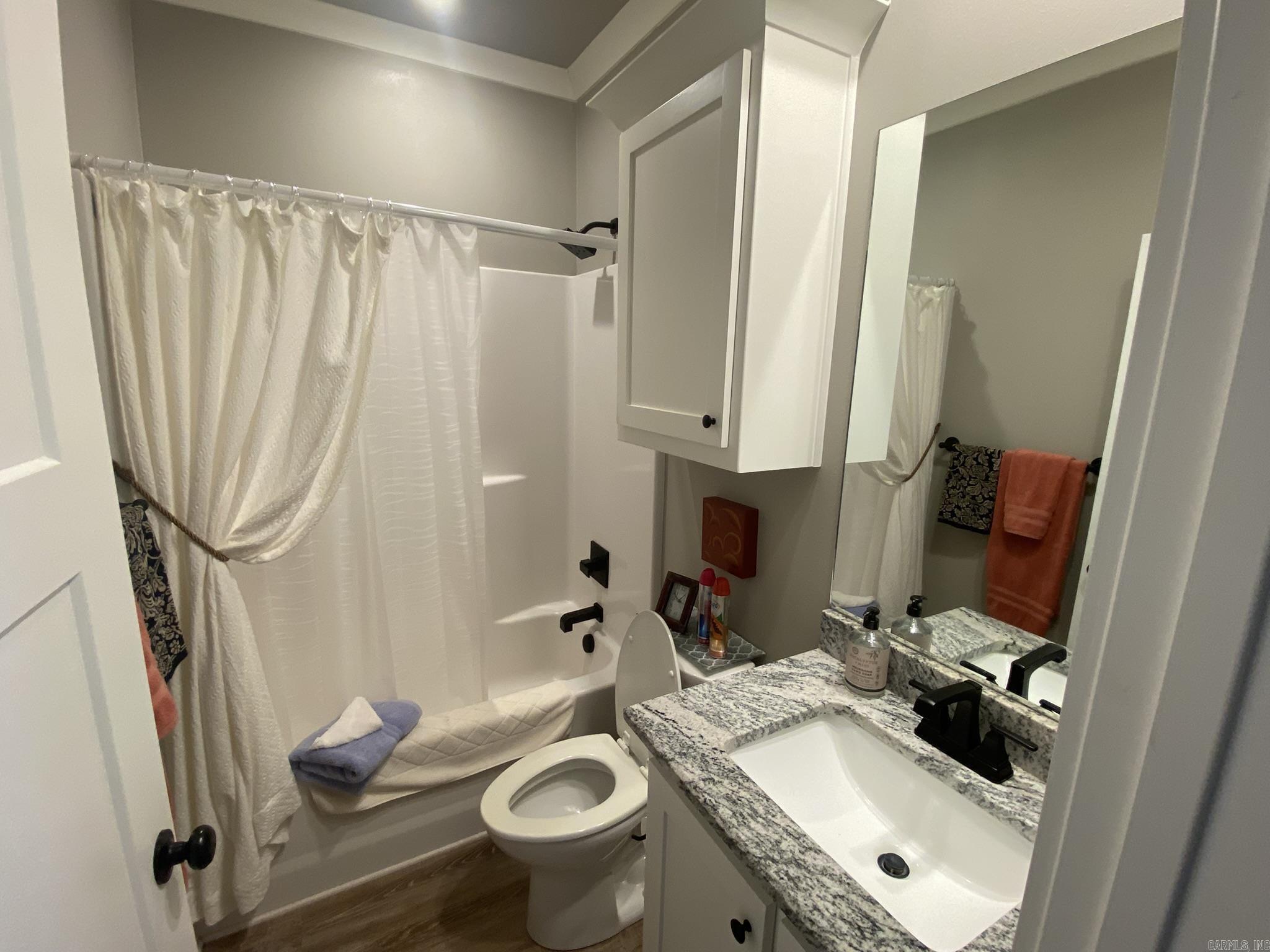 LEGACY POINTE - Residential