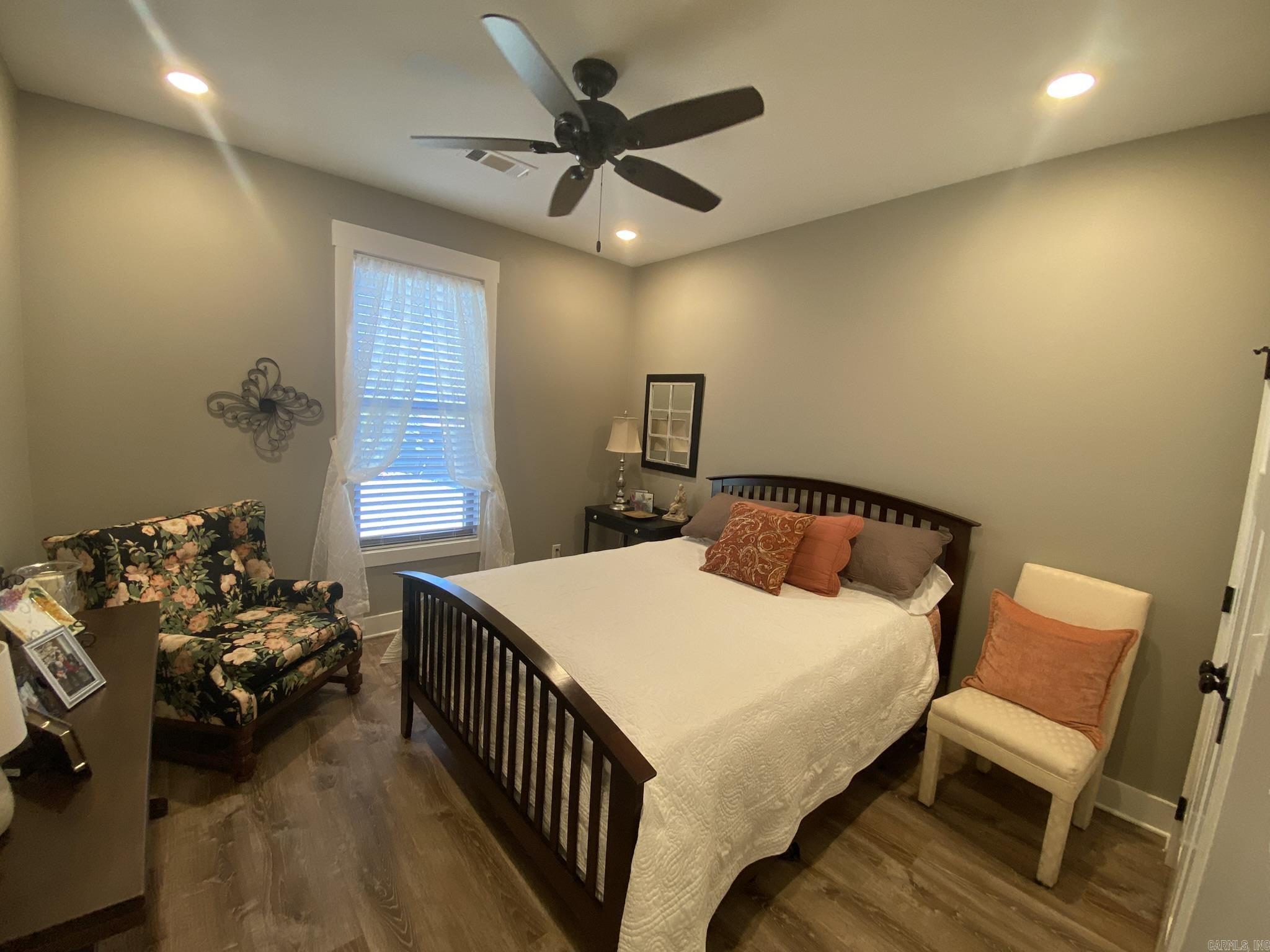 LEGACY POINTE - Residential