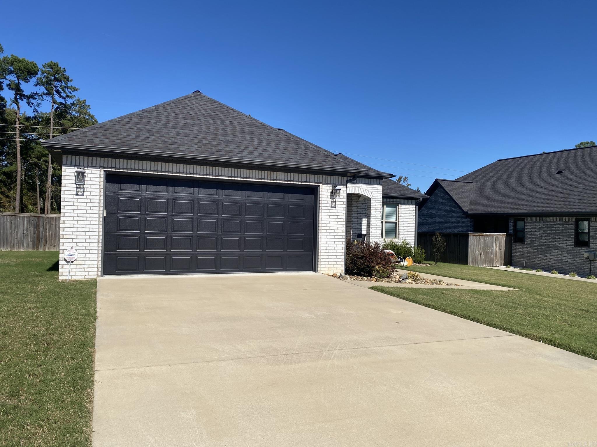 LEGACY POINTE - Residential