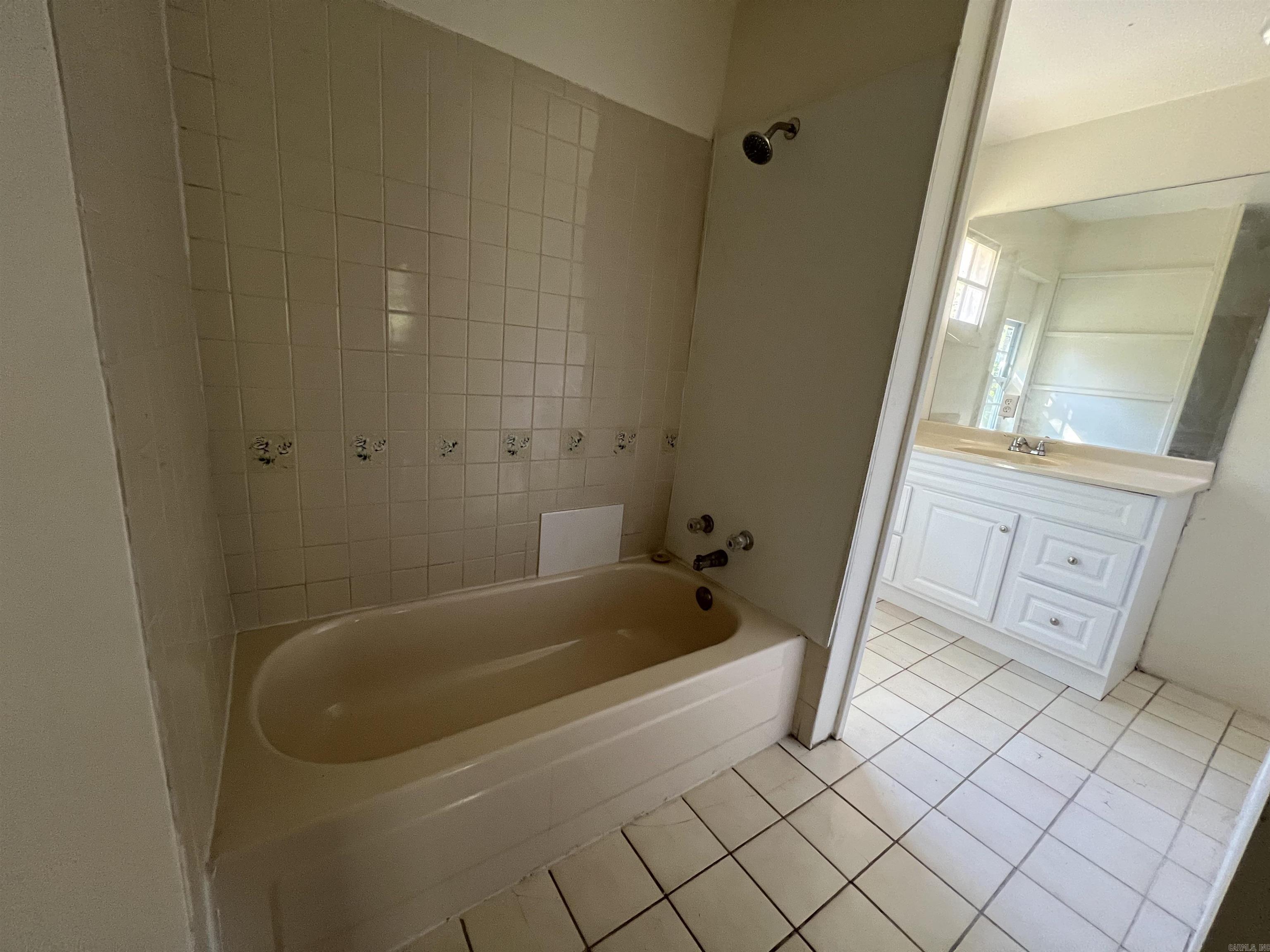 Jones & Worthen - Residential Lease