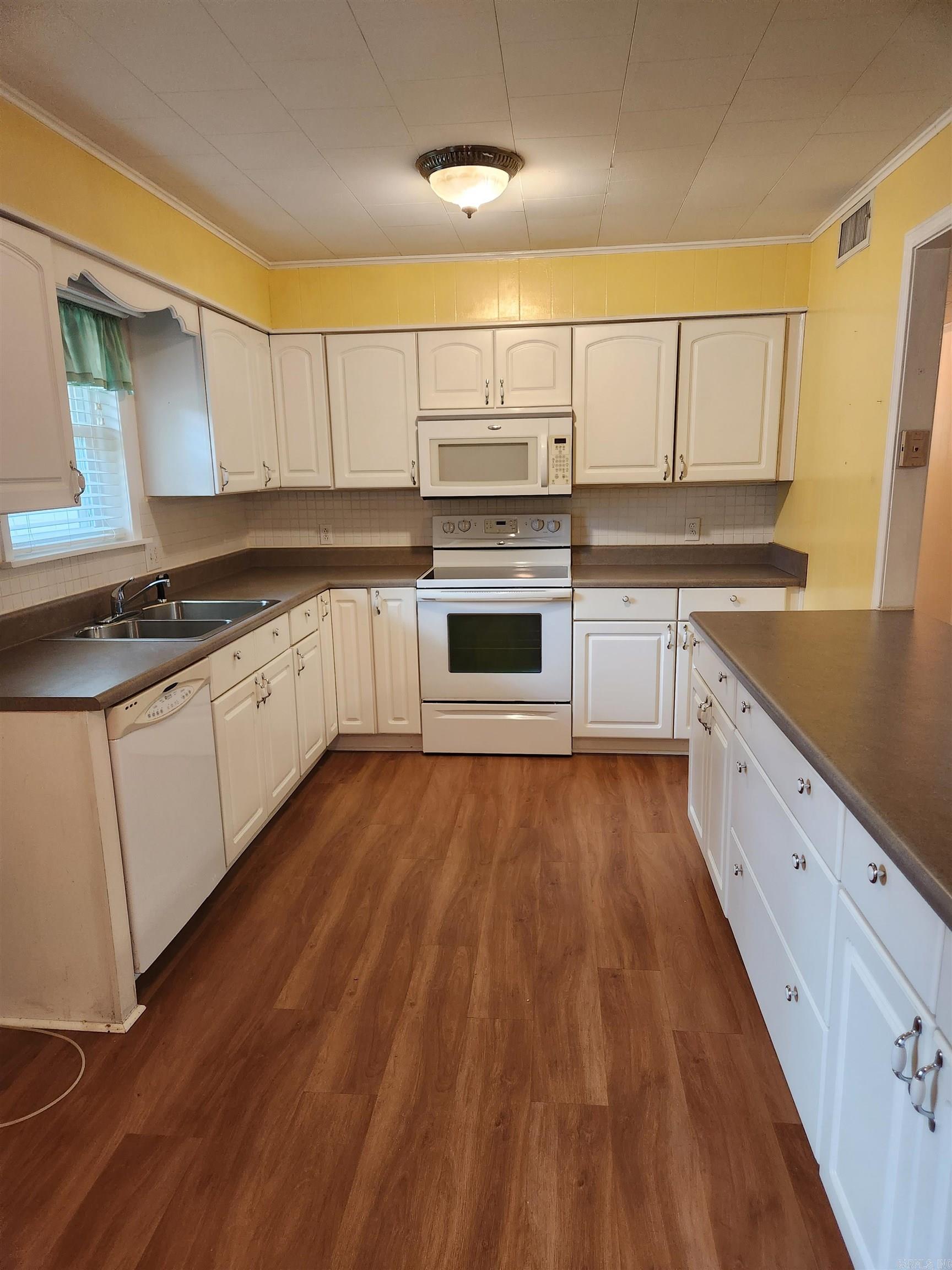 Pine Manor - Residential