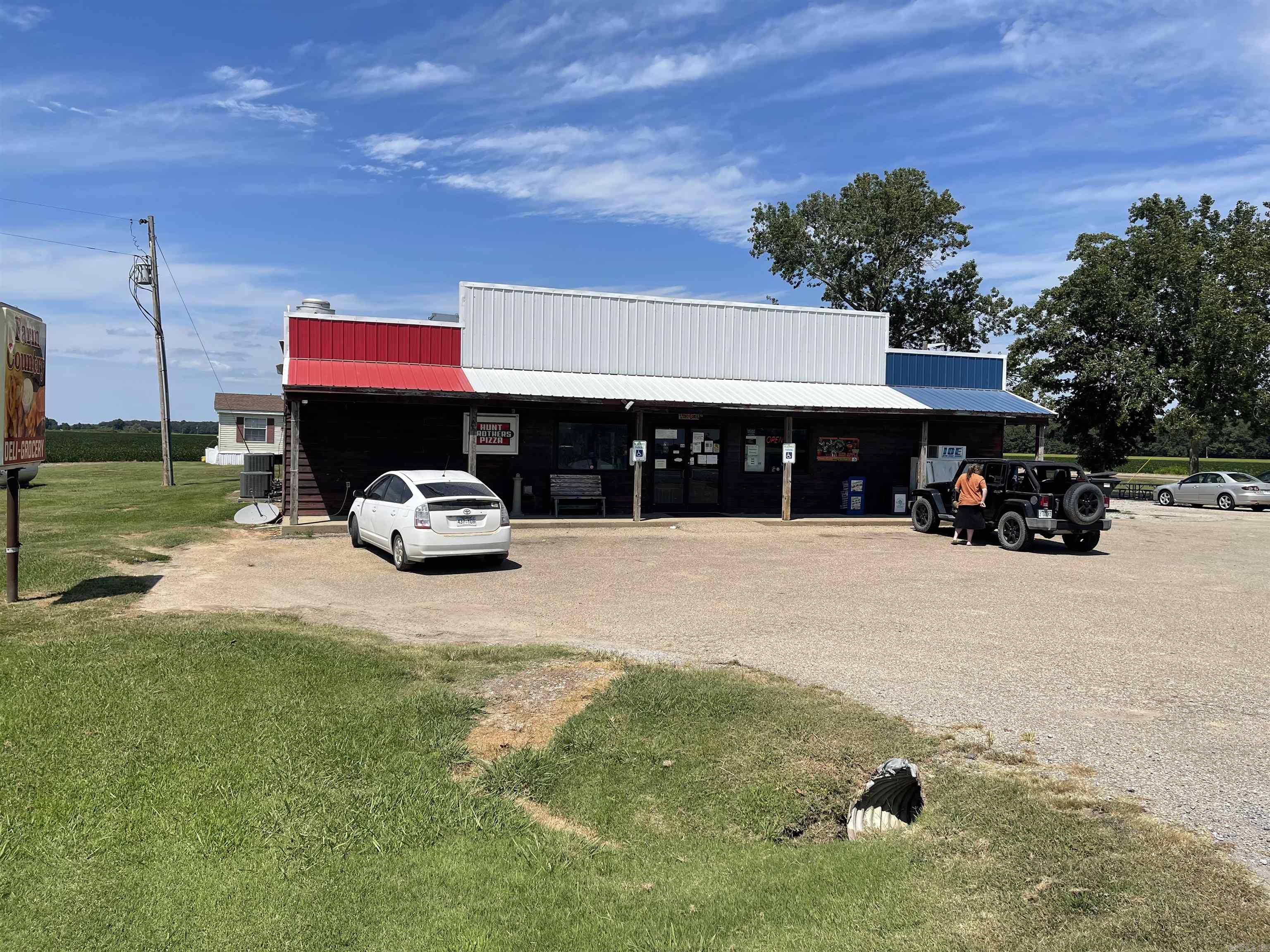 Great business opportunity! Convenient store located on 64 hwy Wynne ar. Featuring 4800 square feet, 1 acre lot, new roof, new air conditioning units, new vent hood, new kitchen equipment, and more. Was known as jack ryans country store and now known as Farm Country deli. Donāt wait to long on this deal
