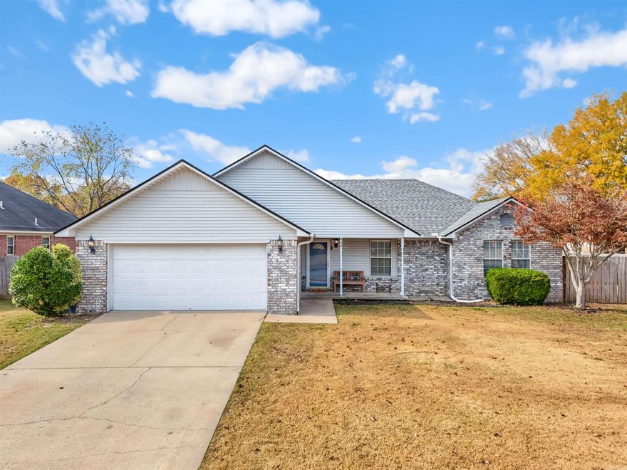 This charmer has 3 beds/2 baths with 1683 sf and sits on a large, corner lot in East Conway. Home offers gutters, new lvp flooring (2025), carpet in bedrooms (2022), roof (2022), paint (2022), gas fireplace, walk in closet, fiber internet, laundry room, and more! Be sure to check out the 3D tour and aerial drone footage. Make it yours today!