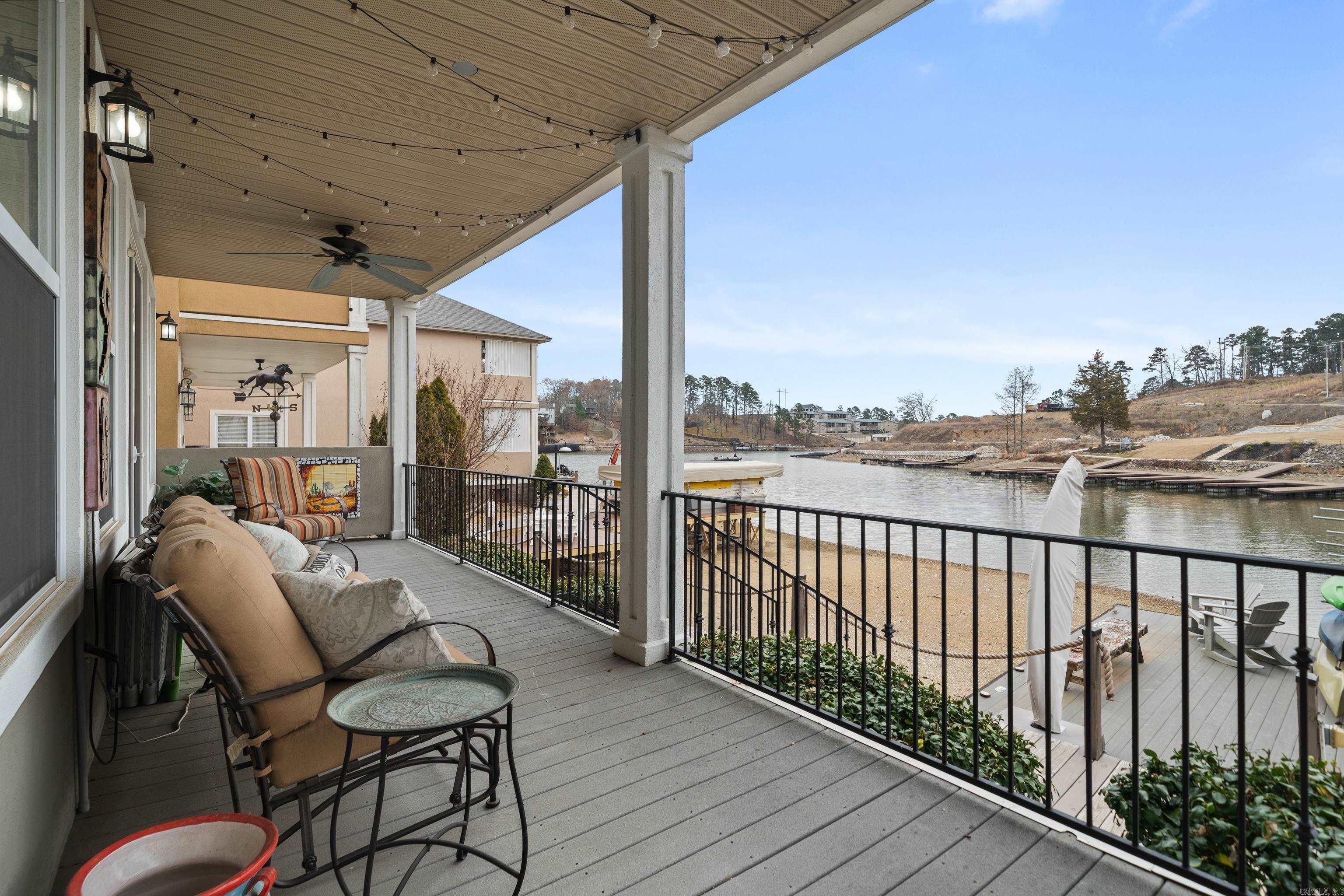 LIGHTHOUSE COVE - Residential