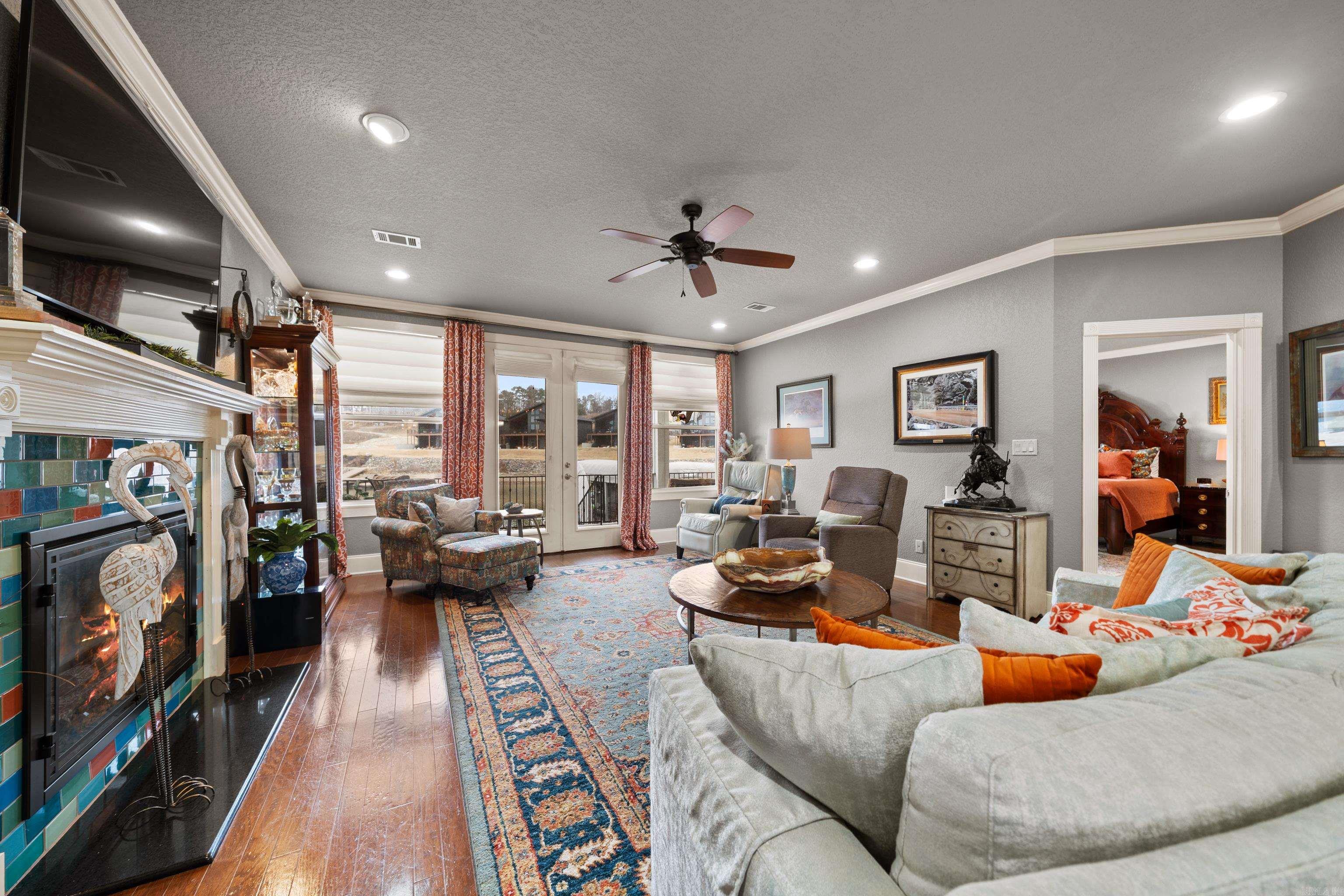 LIGHTHOUSE COVE - Residential