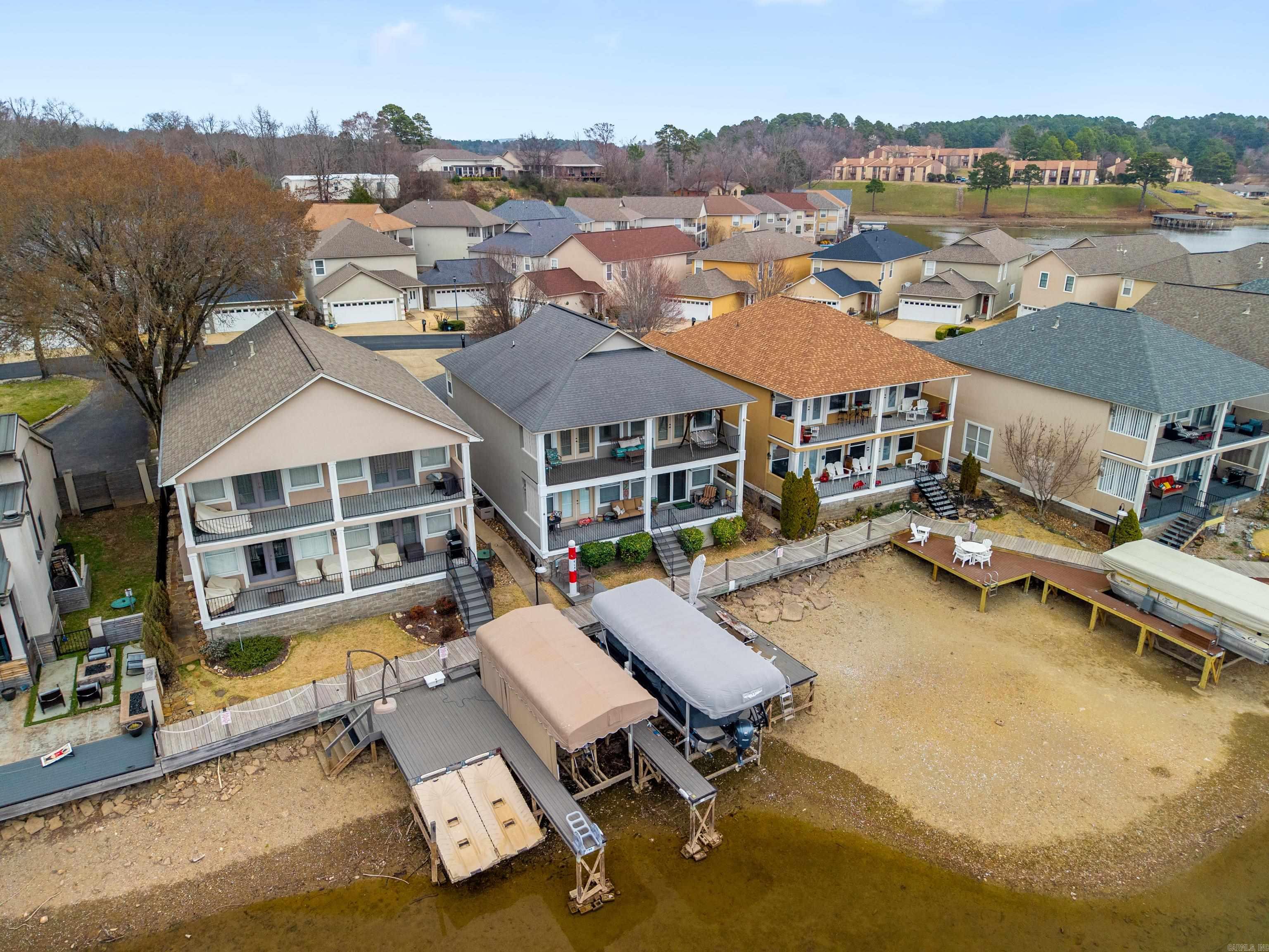 LIGHTHOUSE COVE - Residential