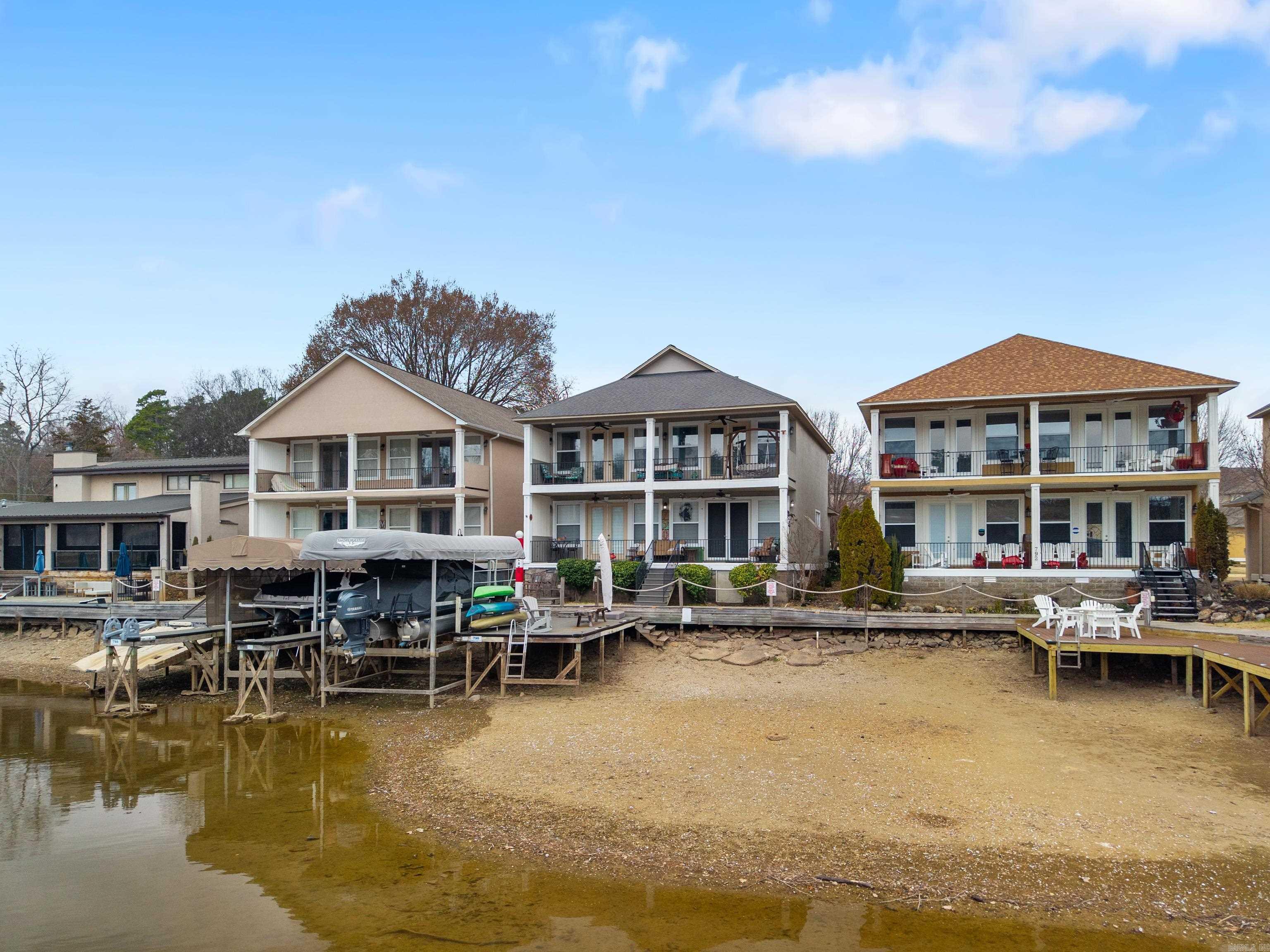 LIGHTHOUSE COVE - Residential