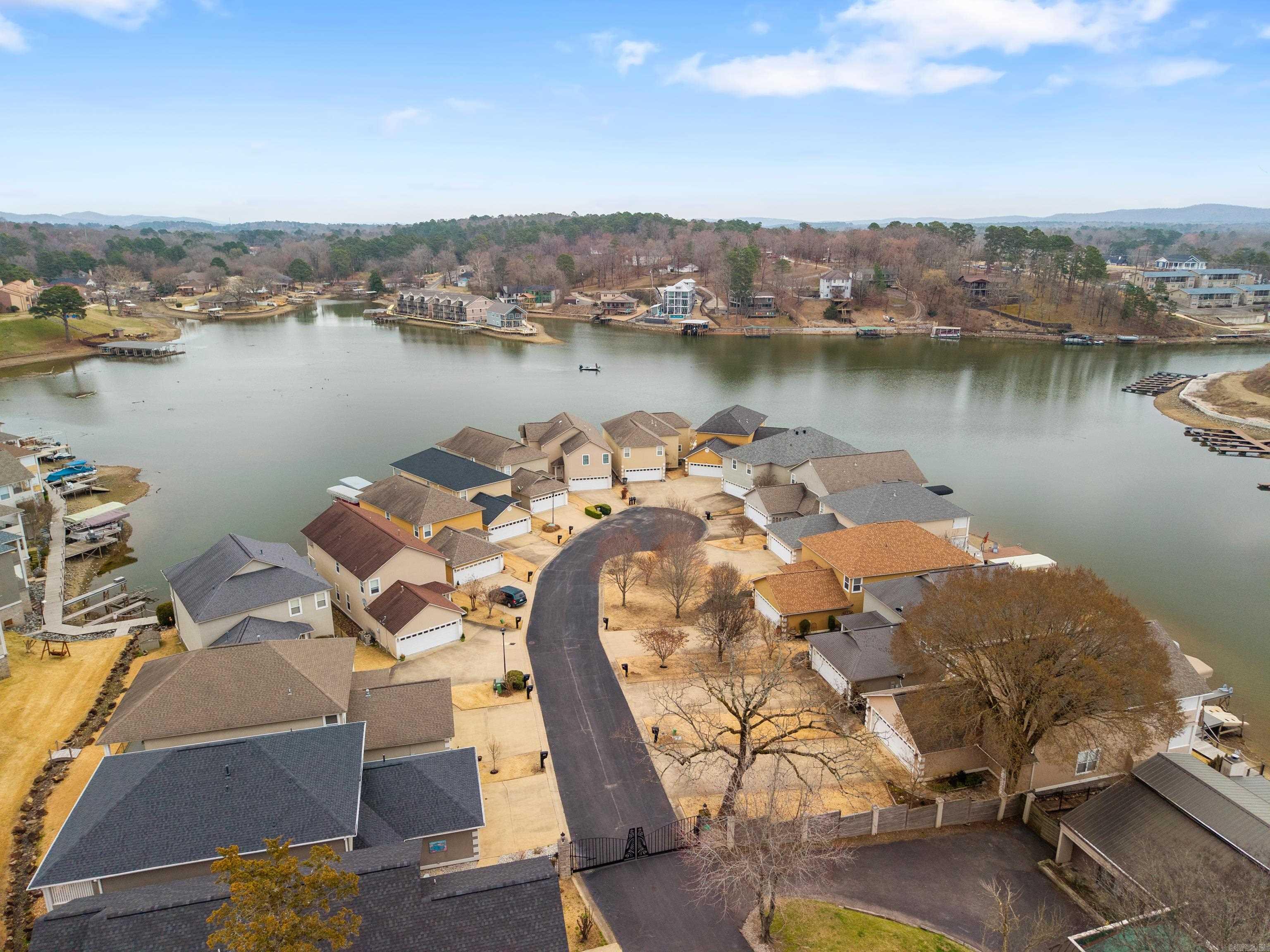 LIGHTHOUSE COVE - Residential