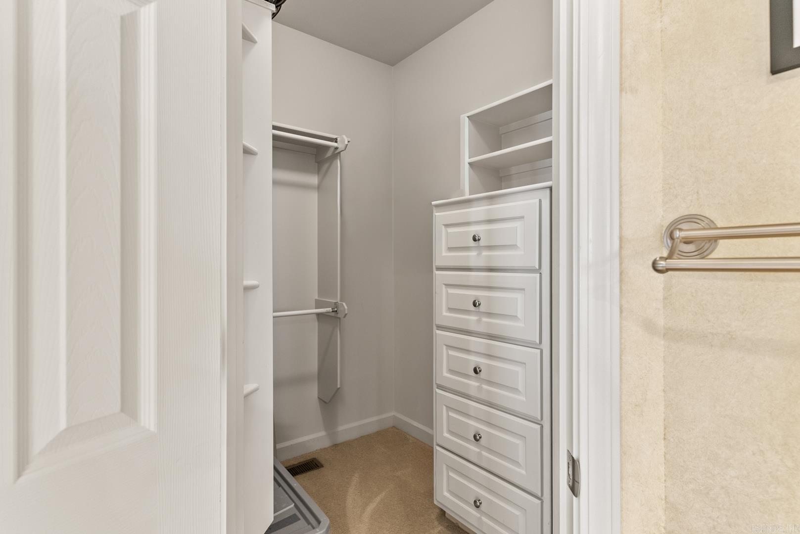 LONGLEA MANOR ADDN - Residential