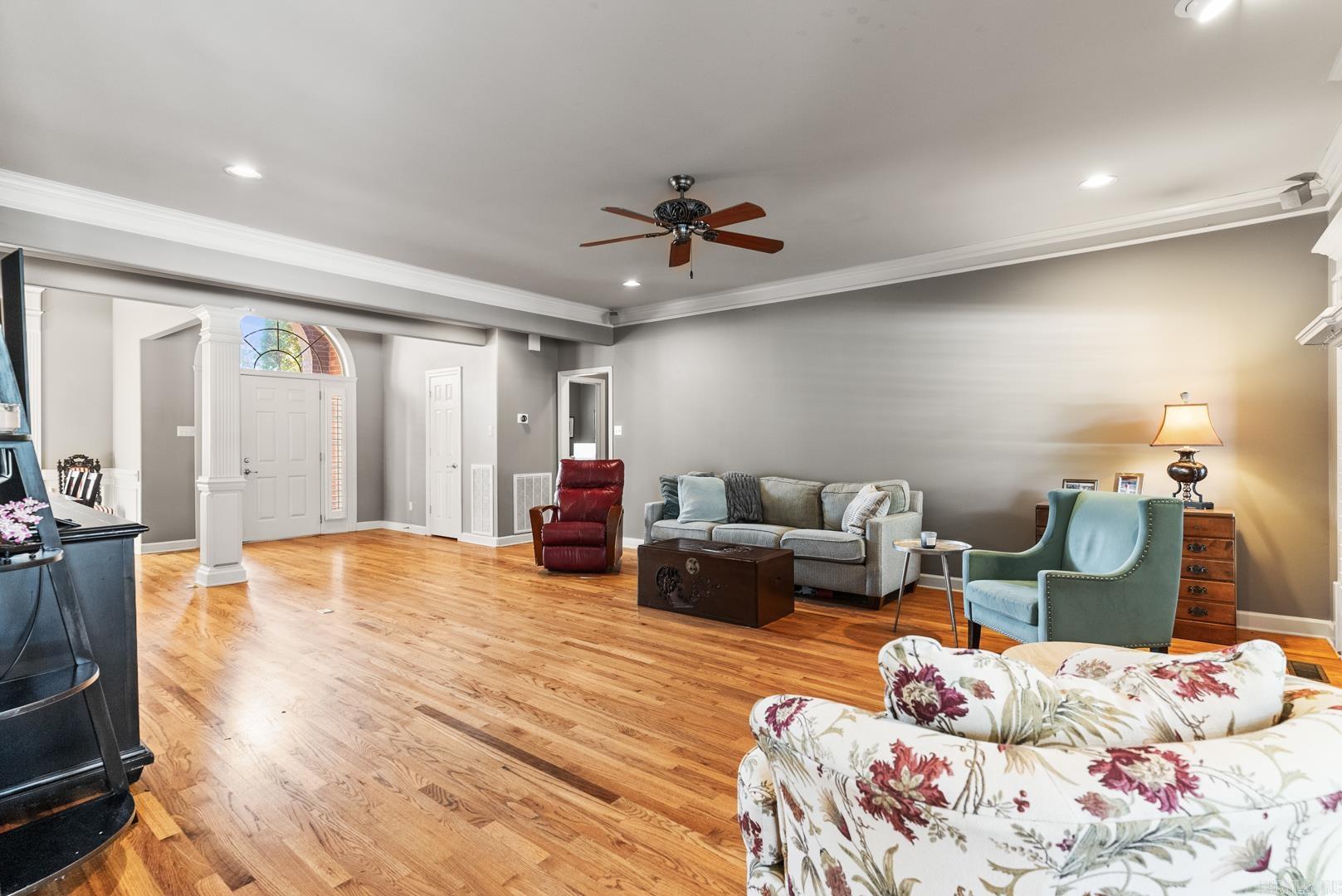 LONGLEA MANOR ADDN - Residential