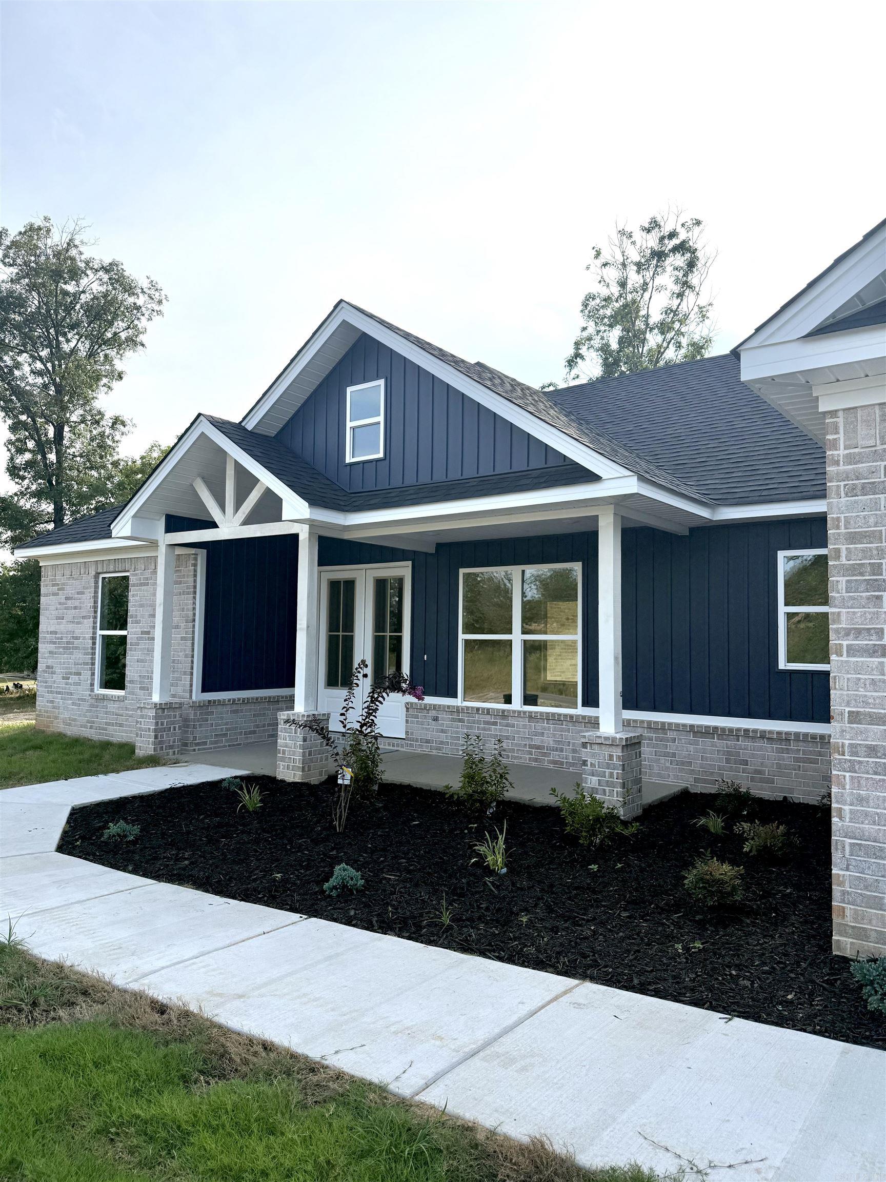 PLANTATION HILLS - Residential