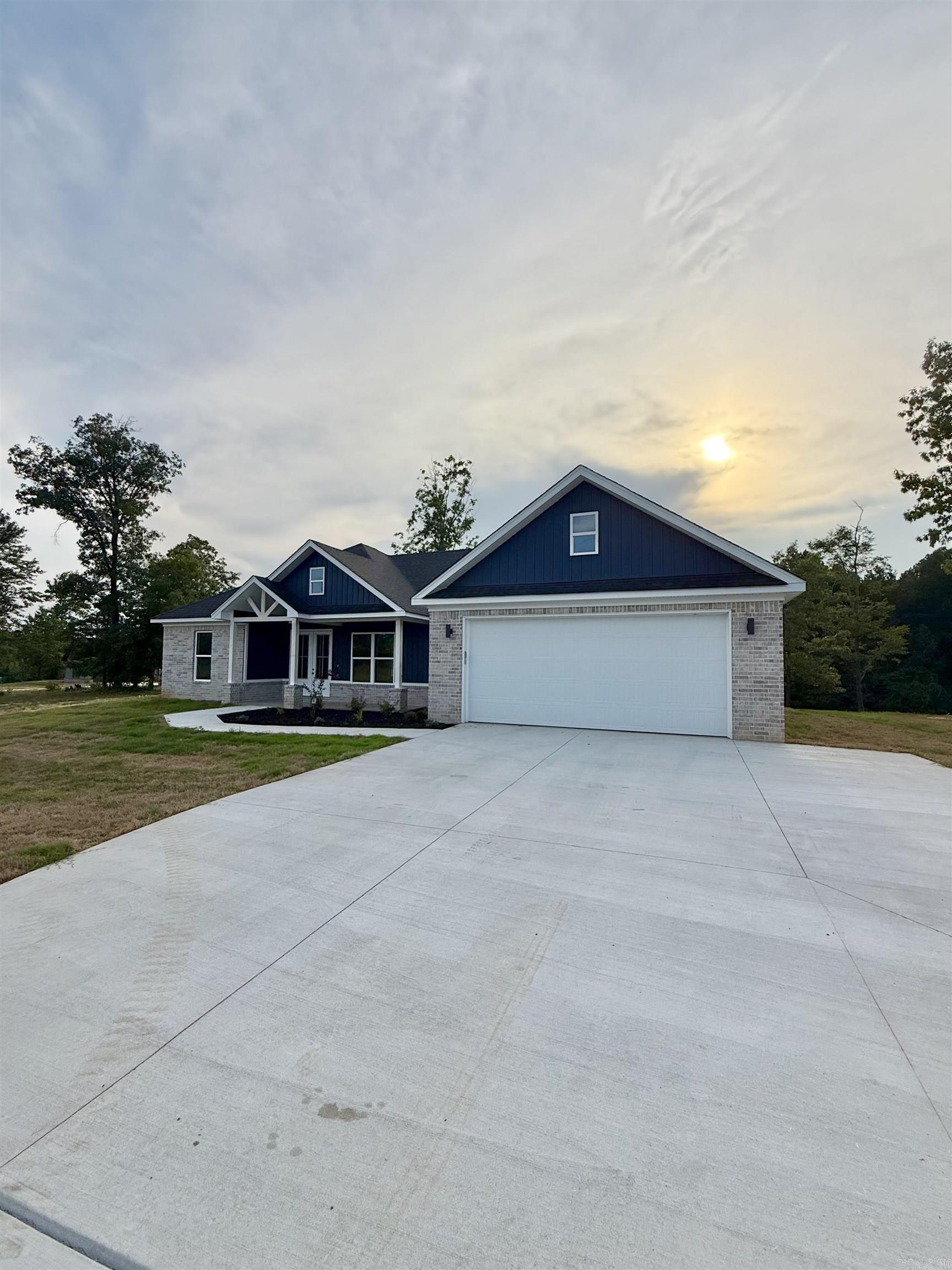 PLANTATION HILLS - Residential