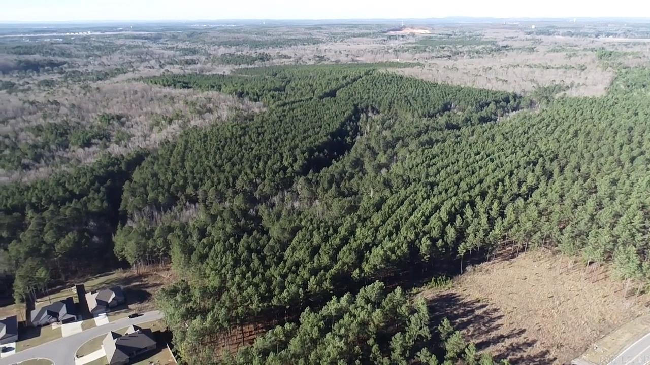 THE ESTATES AT PARKWAY TRAILS - Land