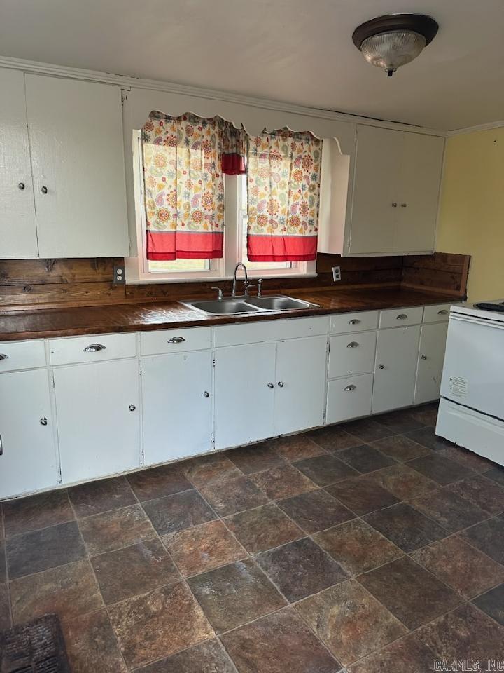 WEST MAIN ST - Residential