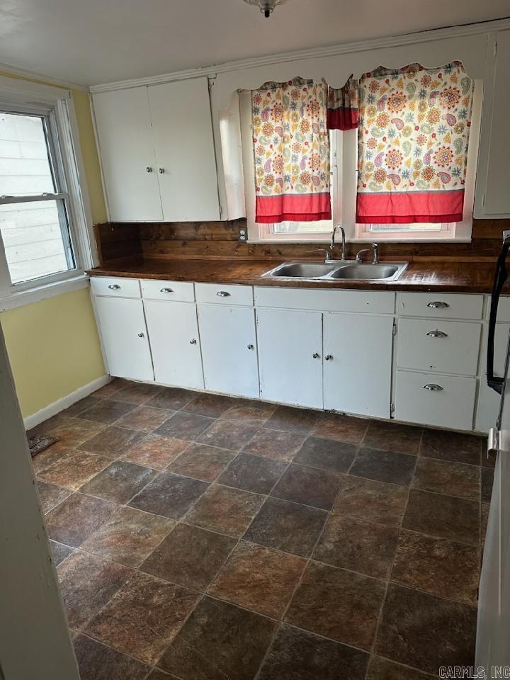 WEST MAIN ST - Residential