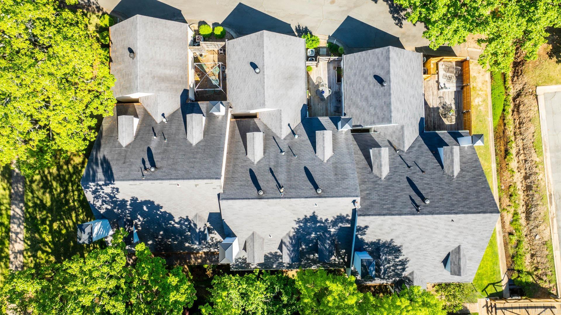 KINGSBRIDGE TWNHSE - Residential