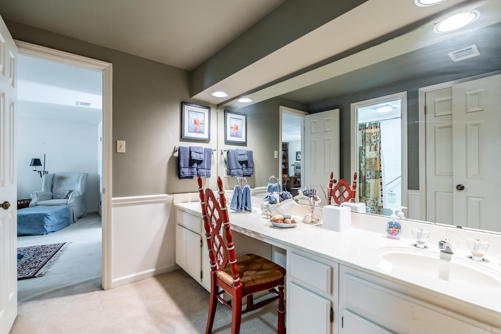 KINGSBRIDGE TWNHSE - Residential