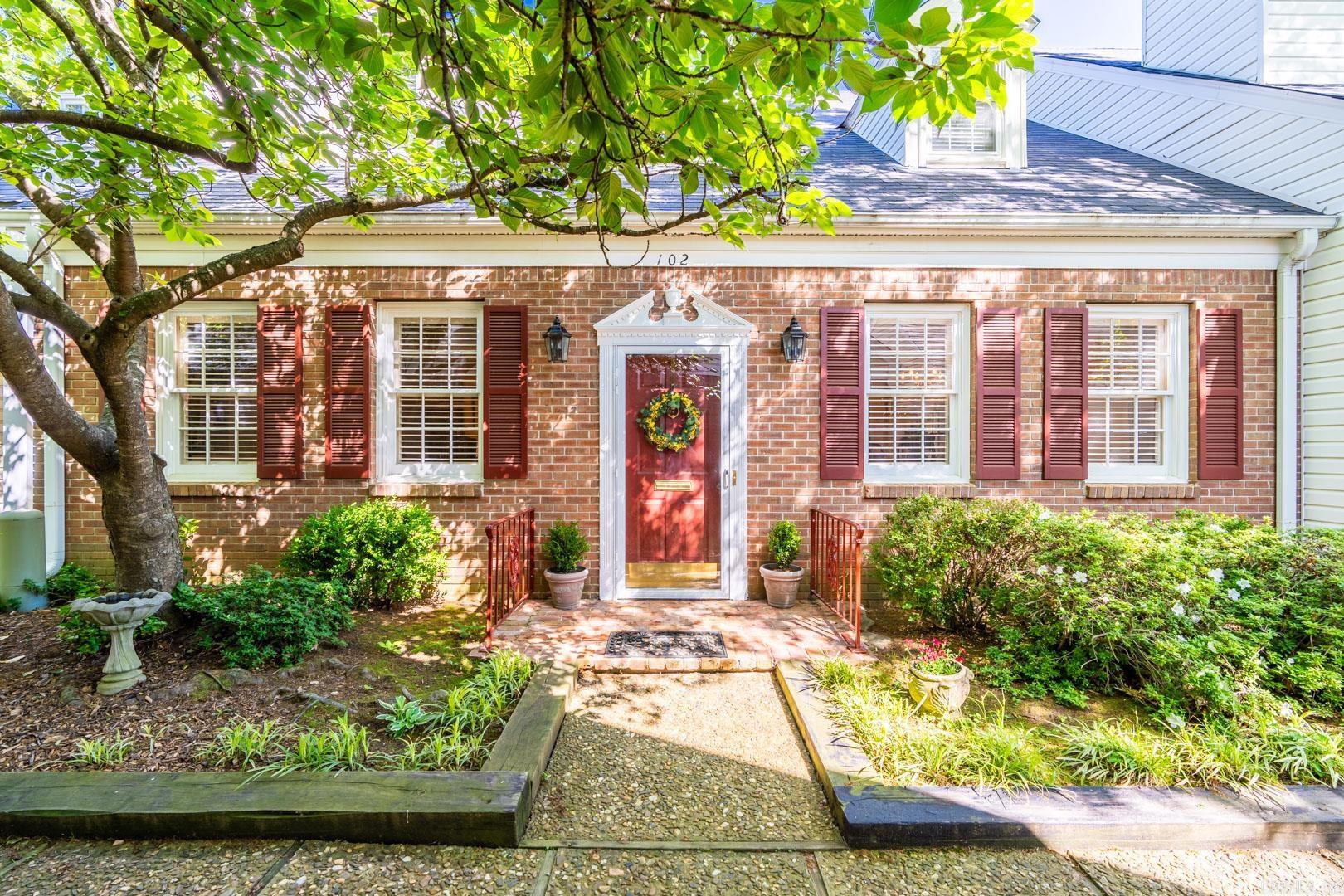 KINGSBRIDGE TWNHSE - Residential