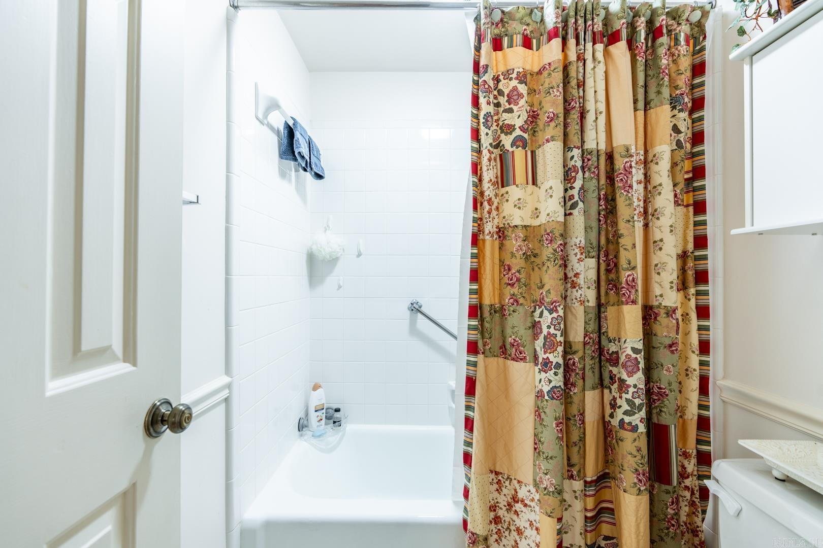 KINGSBRIDGE TWNHSE - Residential