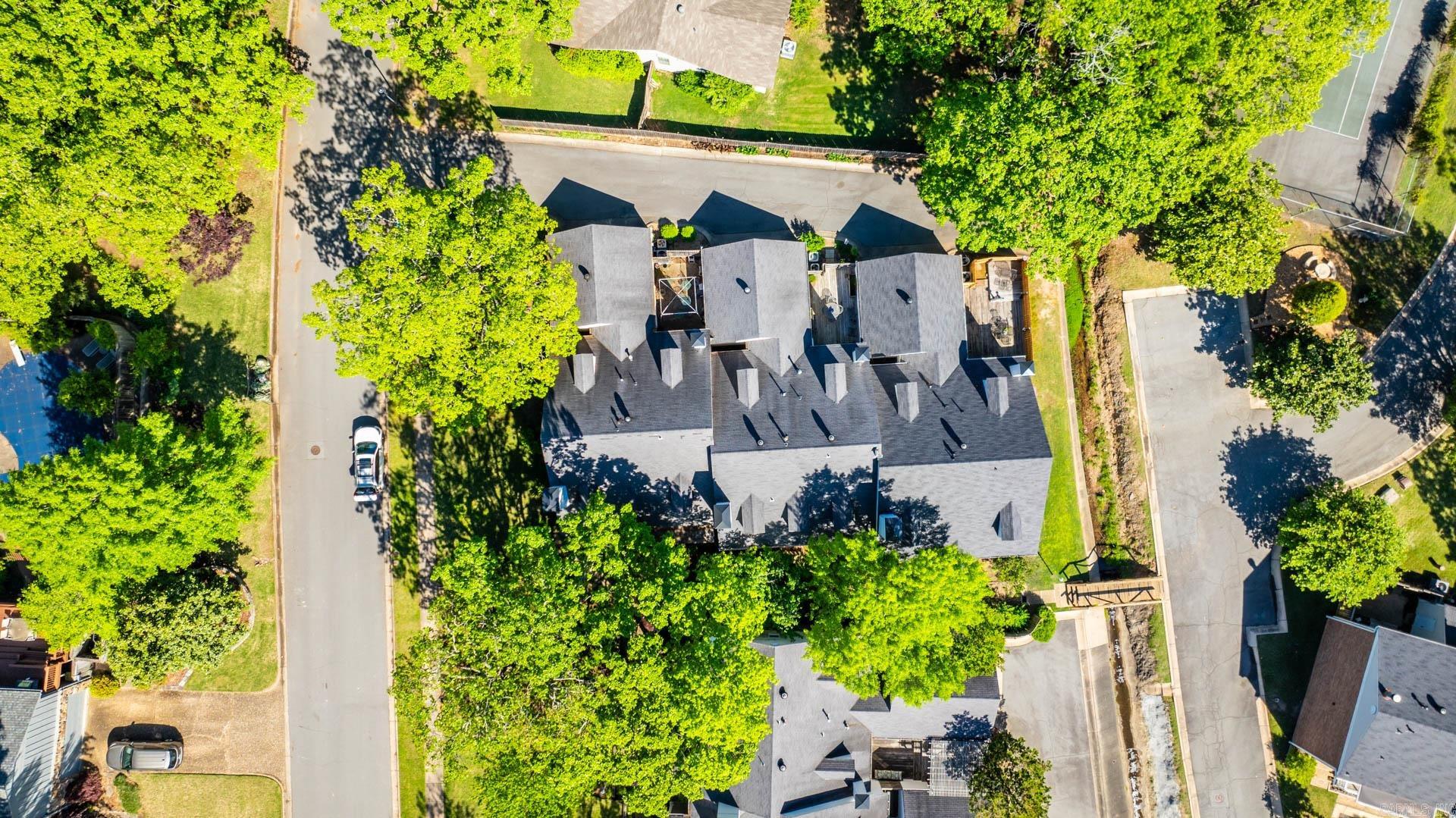 KINGSBRIDGE TWNHSE - Residential