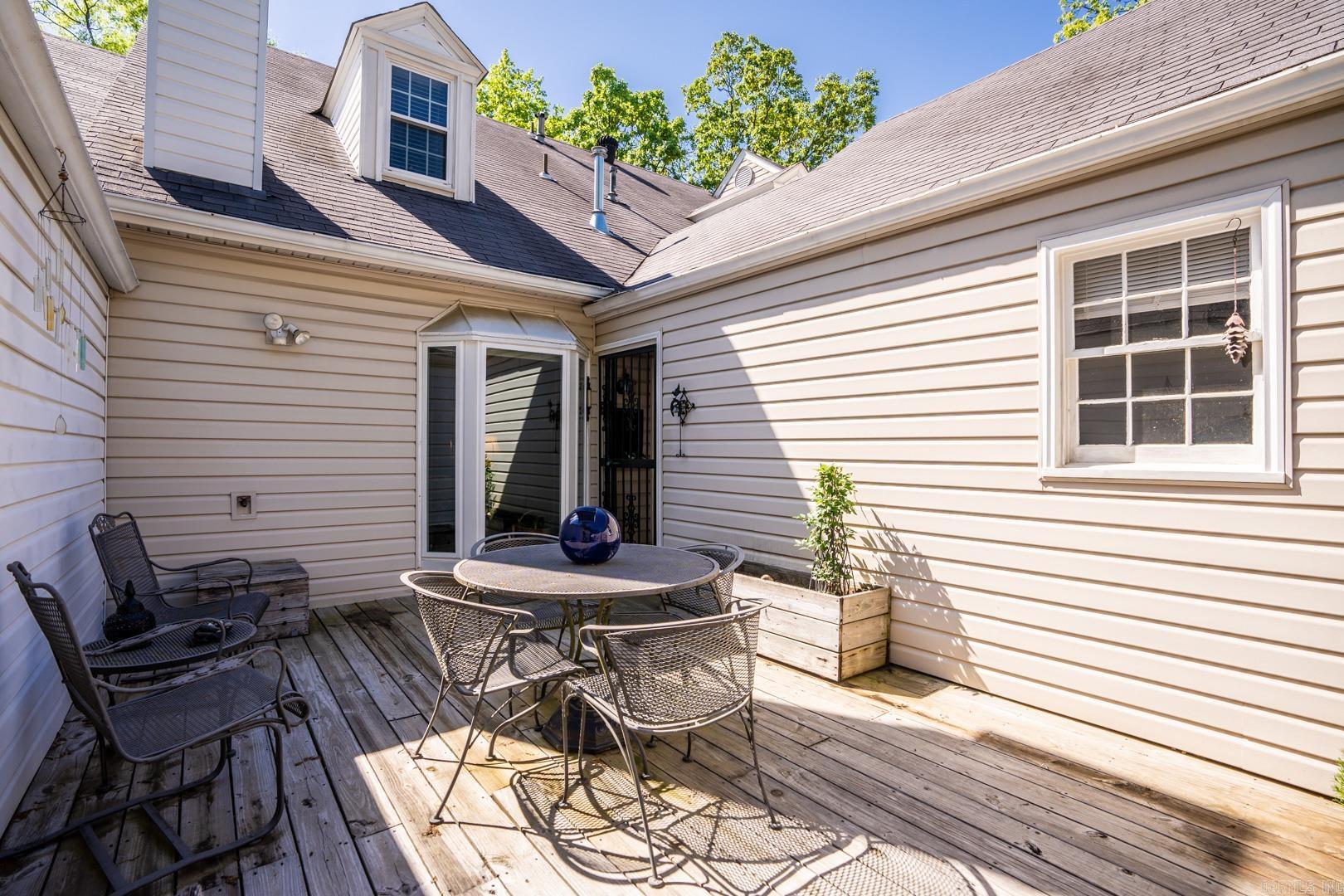 KINGSBRIDGE TWNHSE - Residential