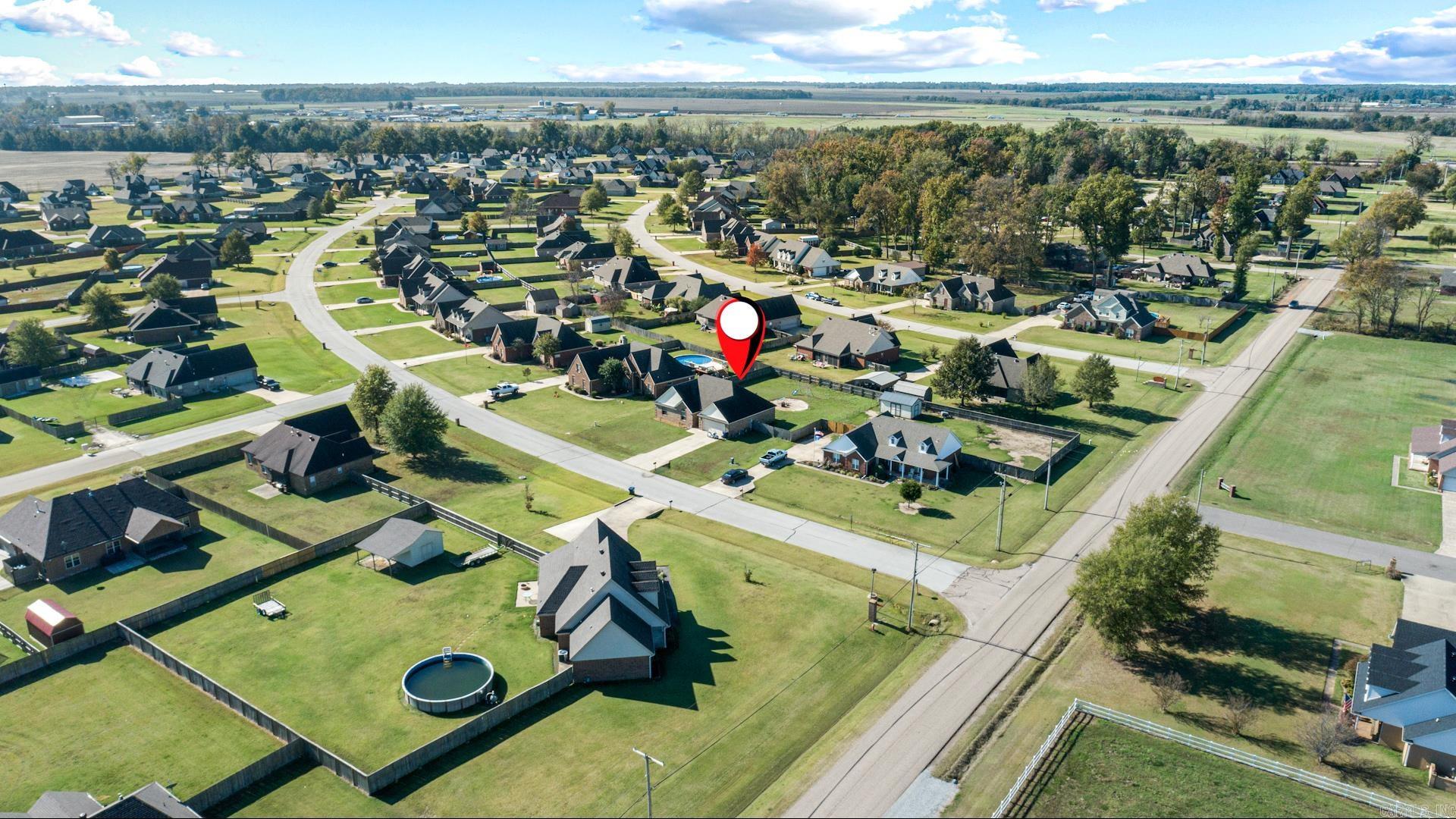 RUSTLING OAKS - Residential