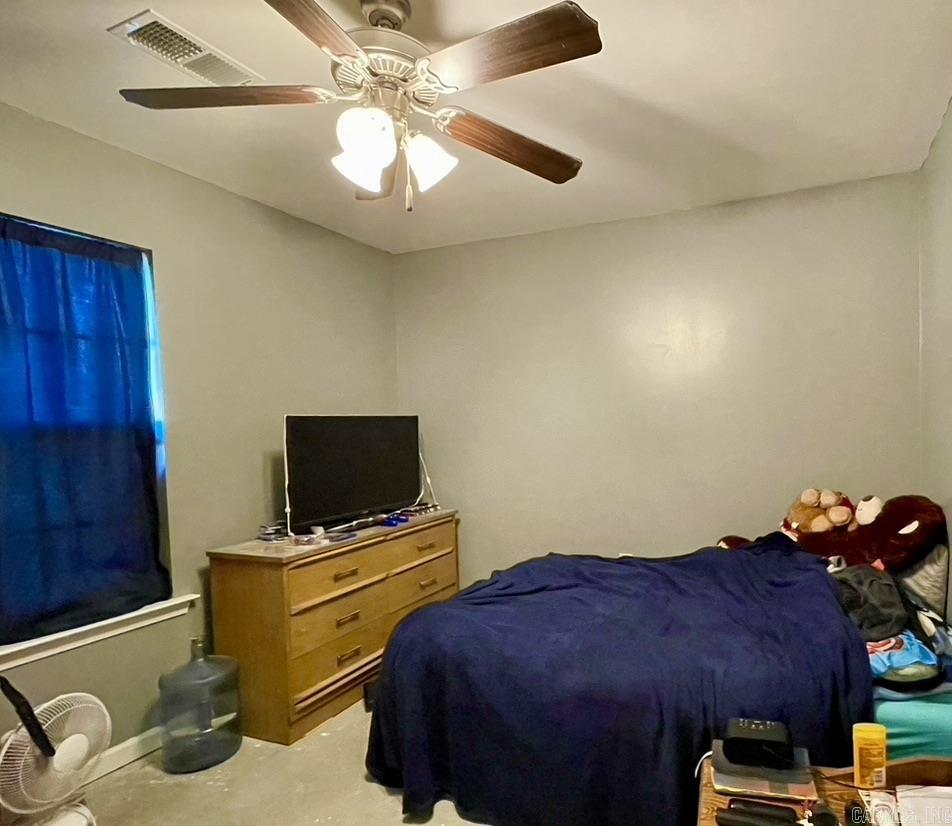 RUSTLING OAKS - Residential