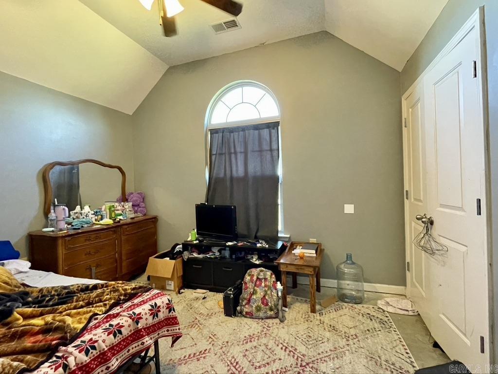 RUSTLING OAKS - Residential