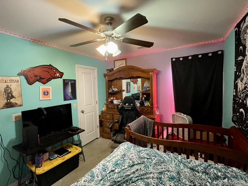 RUSTLING OAKS - Residential