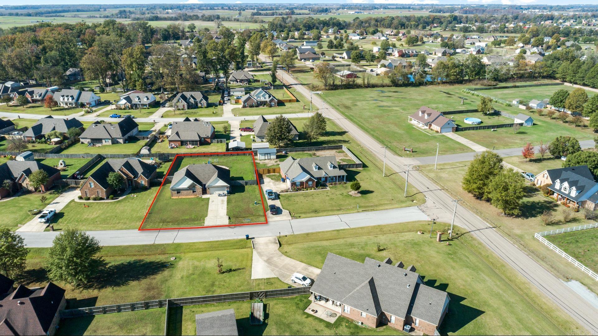 RUSTLING OAKS - Residential