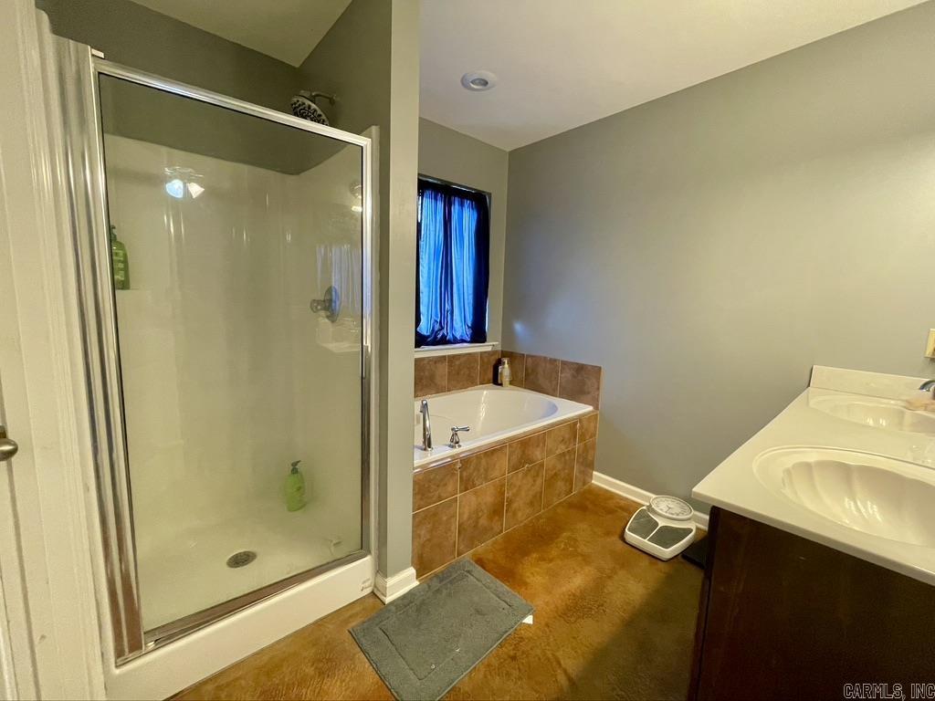 RUSTLING OAKS - Residential