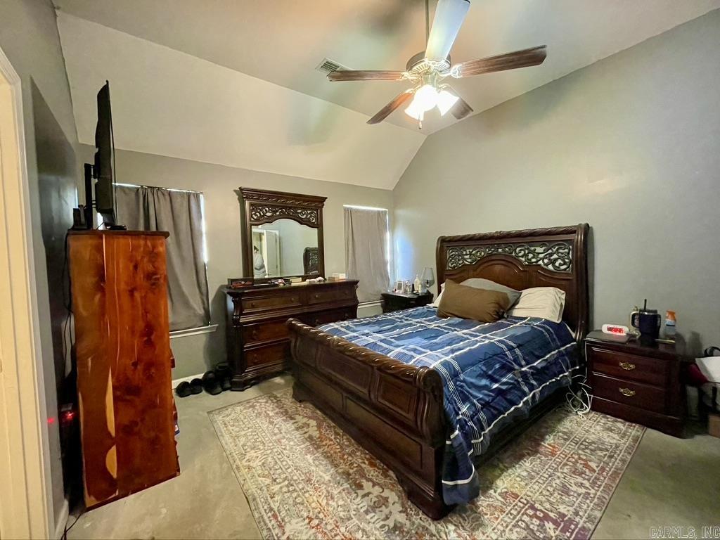 RUSTLING OAKS - Residential