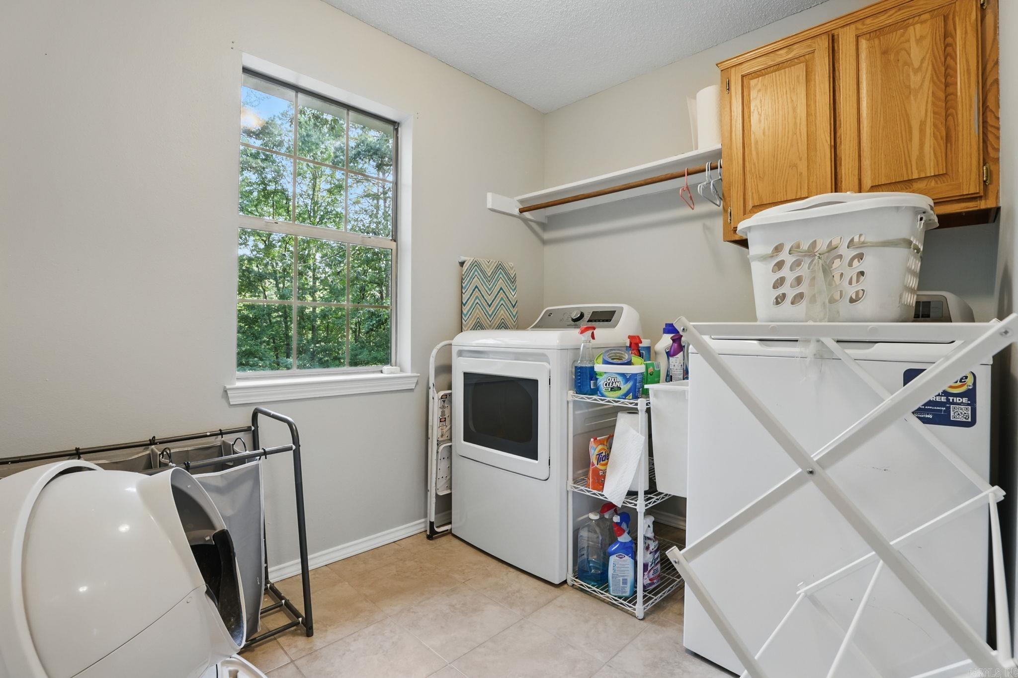 RIVER OAKS - Residential