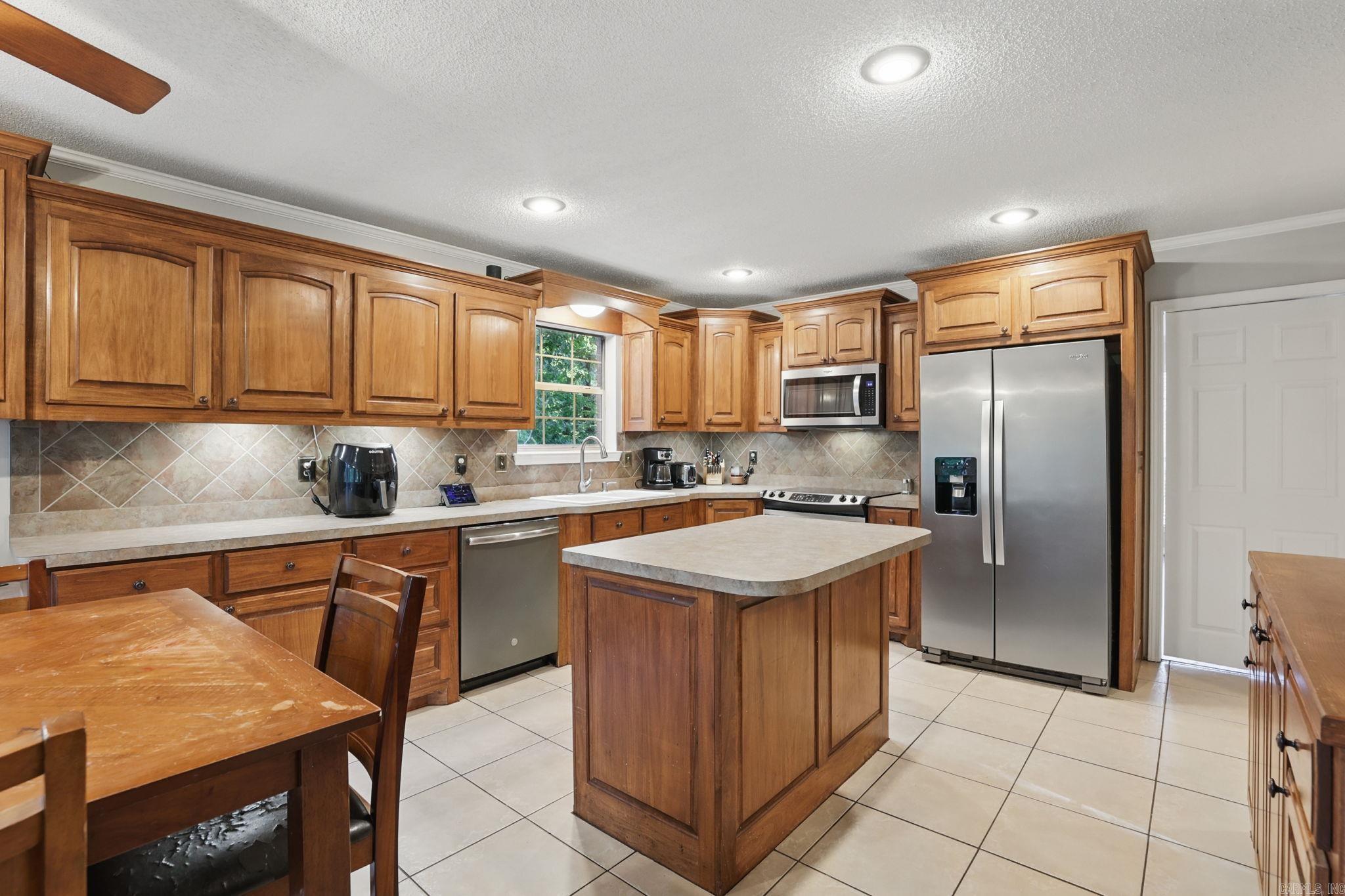 RIVER OAKS - Residential