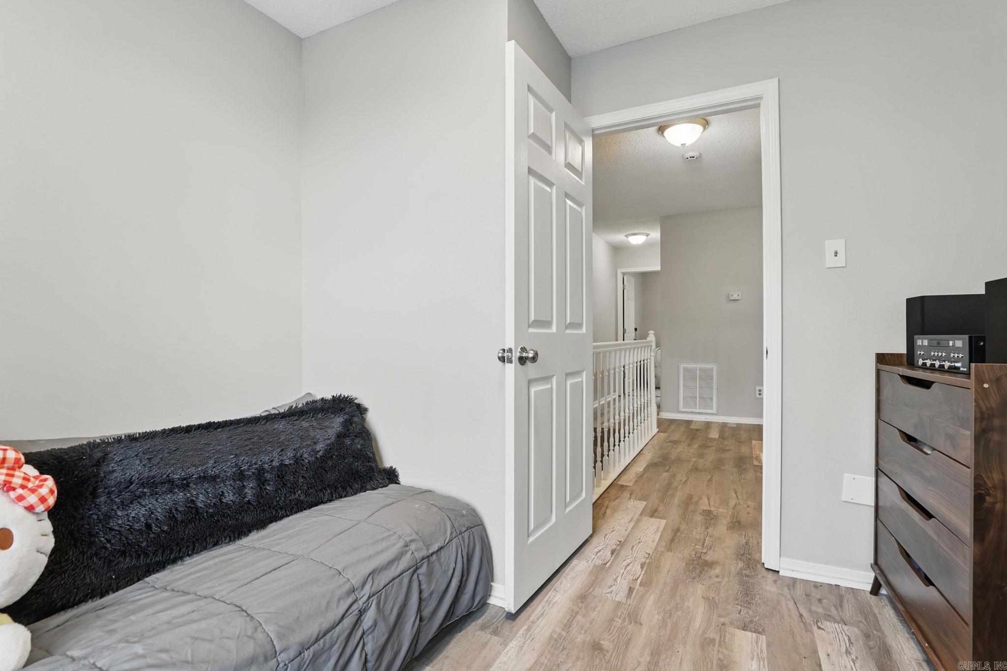 RIVER OAKS - Residential