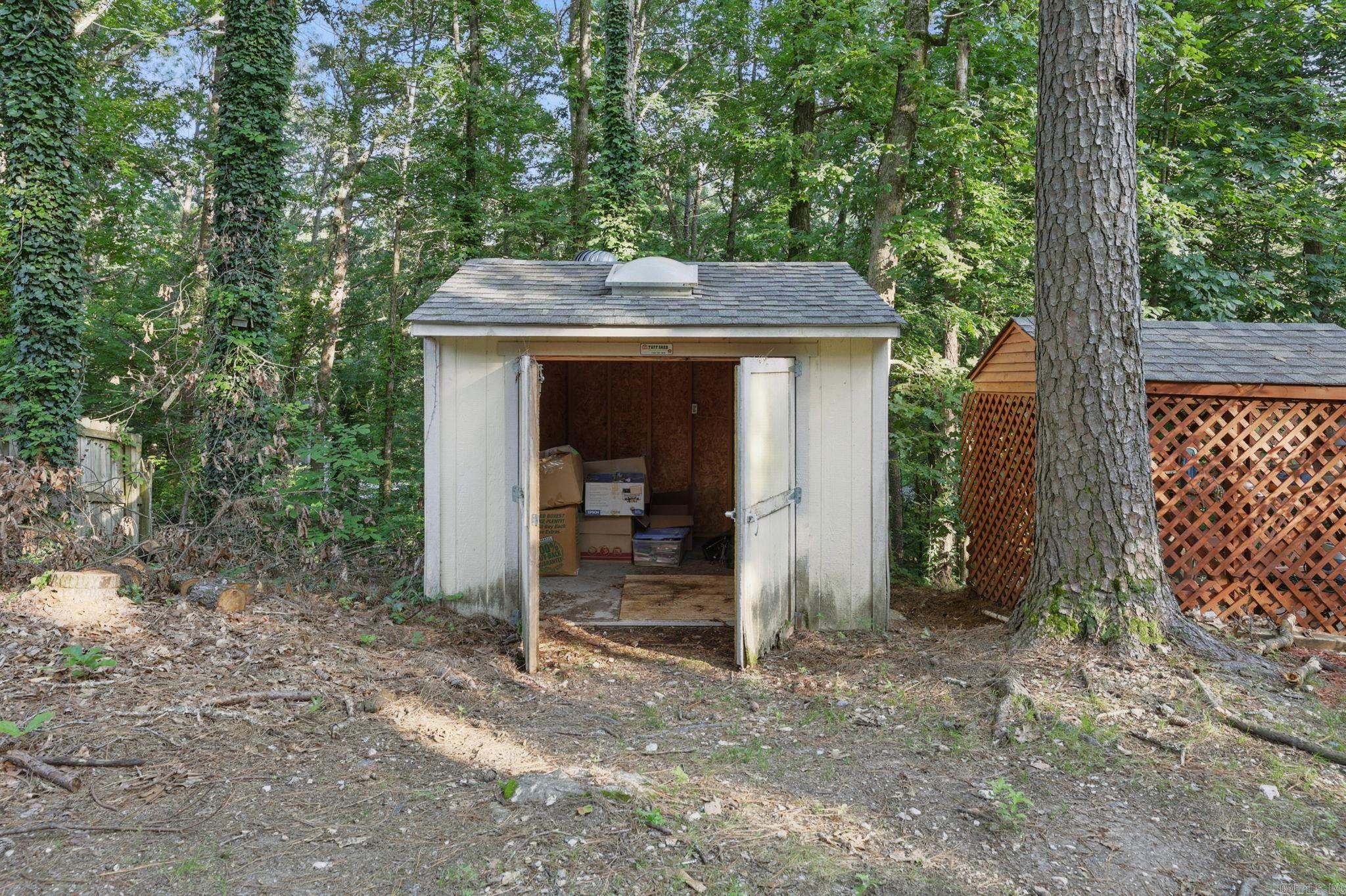 RIVER OAKS - Residential