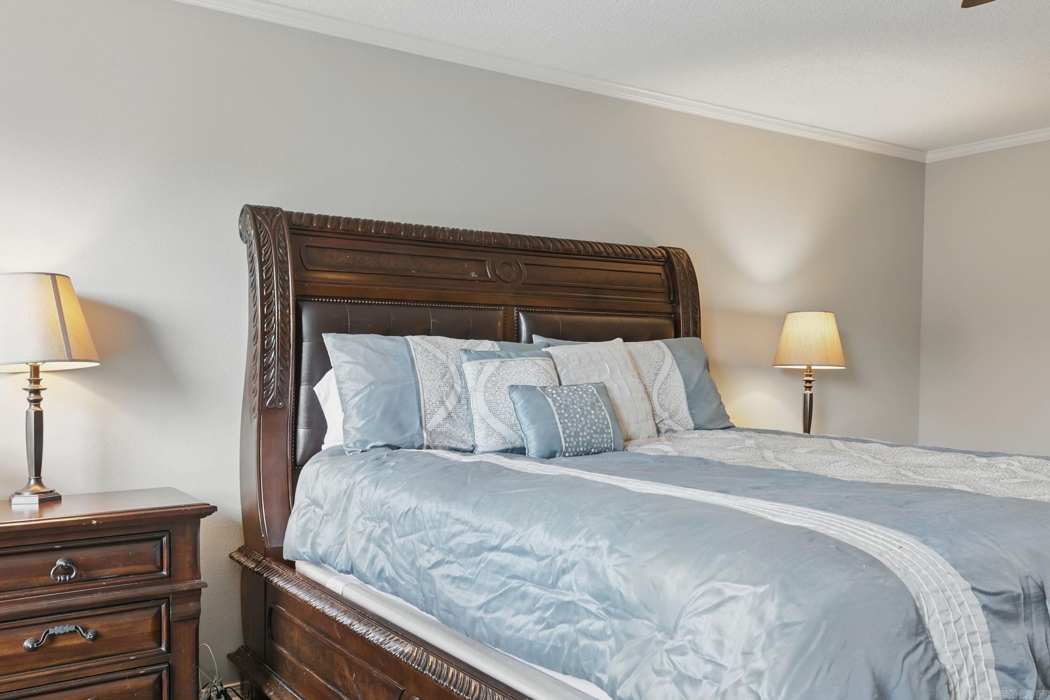 RIVER OAKS - Residential