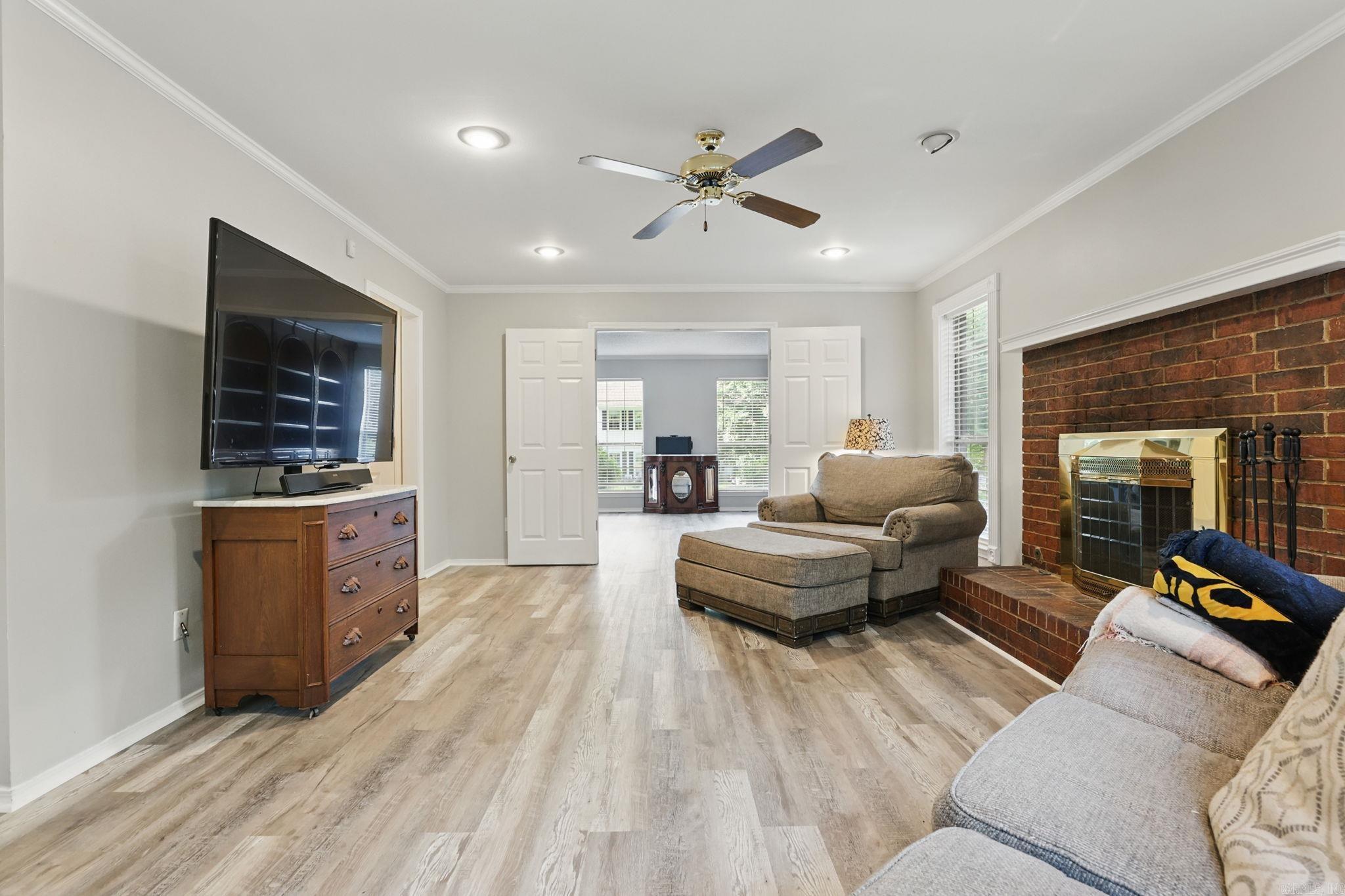 RIVER OAKS - Residential