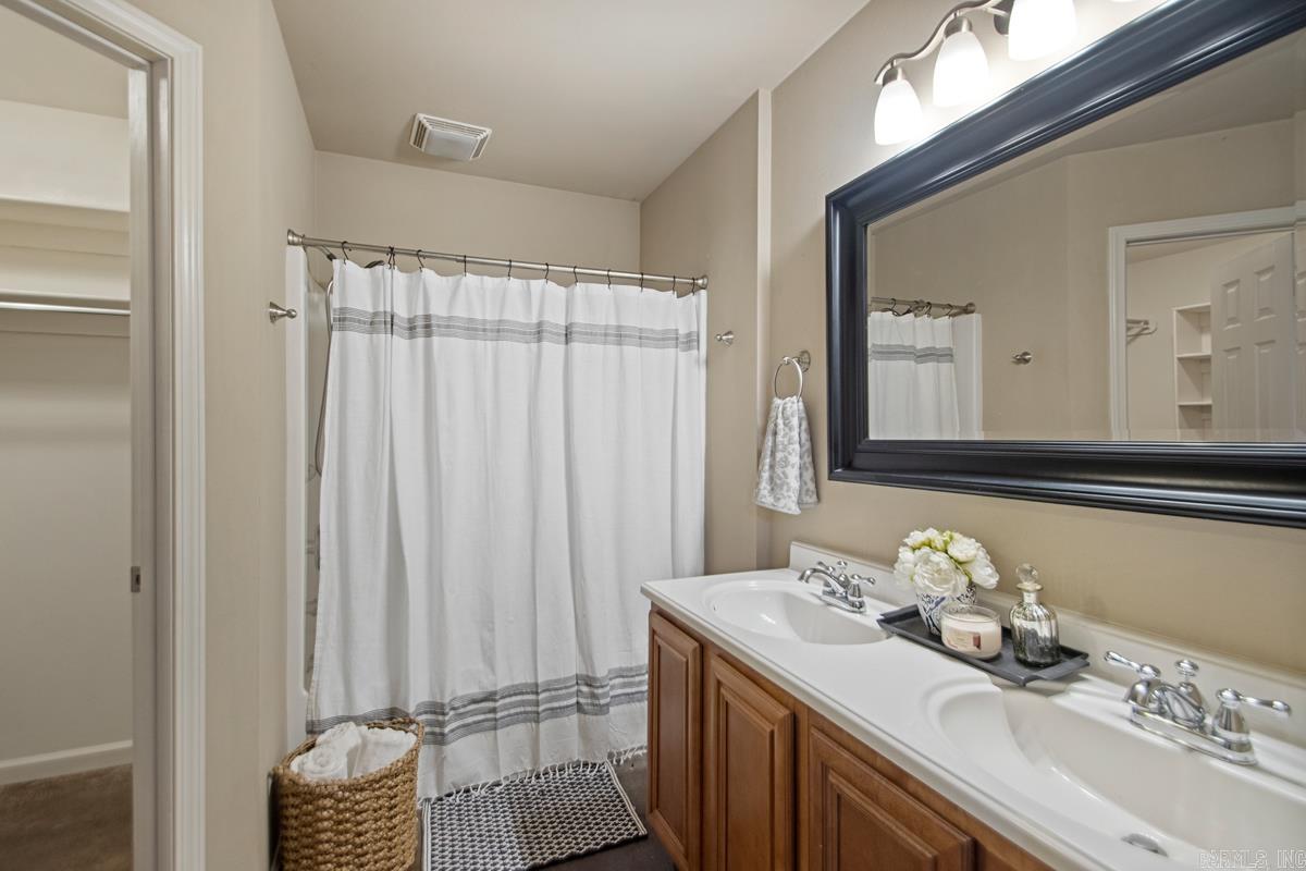NORTH HAVEN - Residential