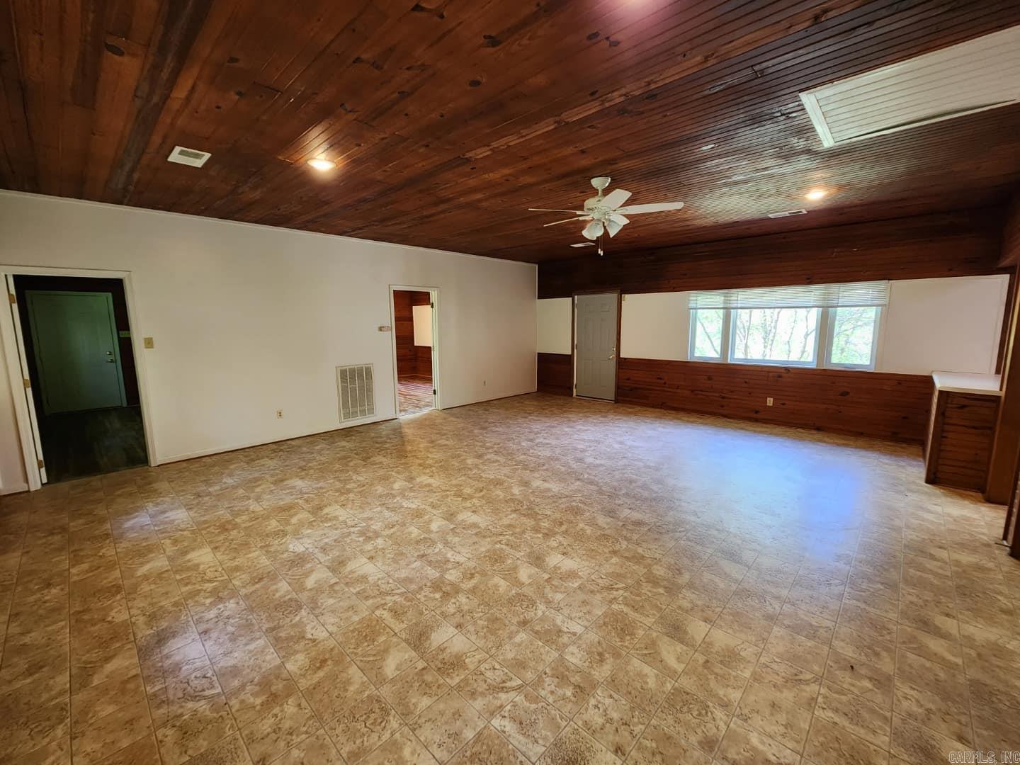 nil - Residential Lease