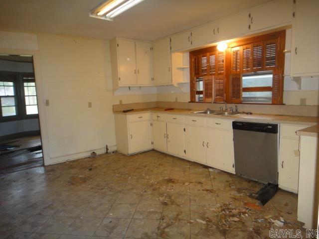 ORIGINAL TOWN NEWPORT - Residential