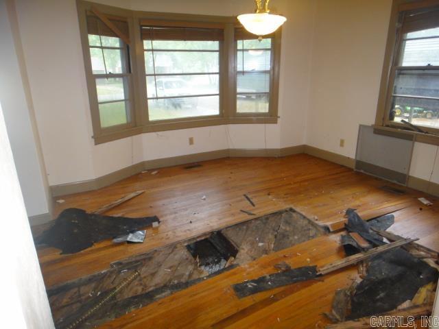 ORIGINAL TOWN NEWPORT - Residential