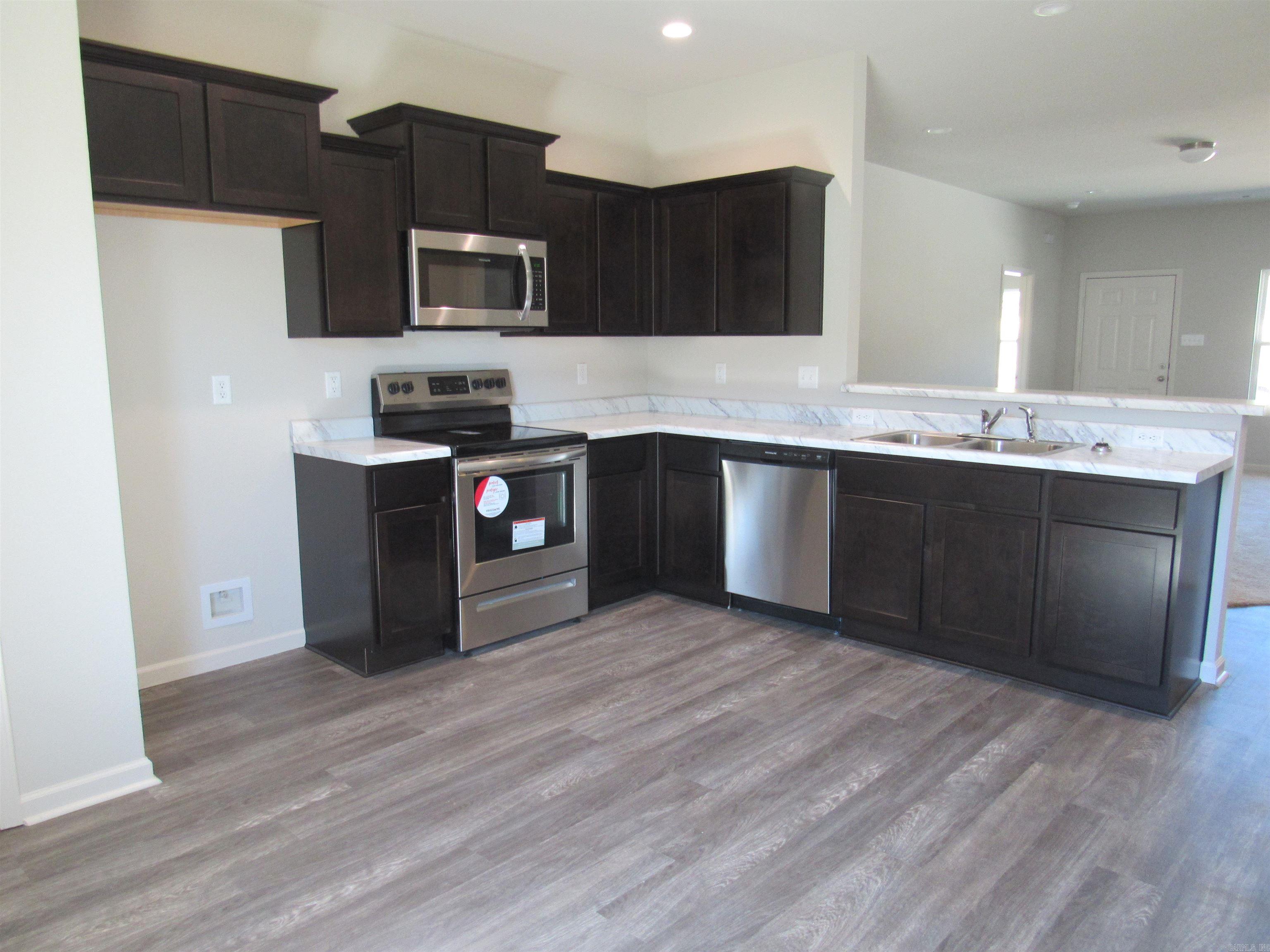 MUSEUM MEADOWS - Residential Lease