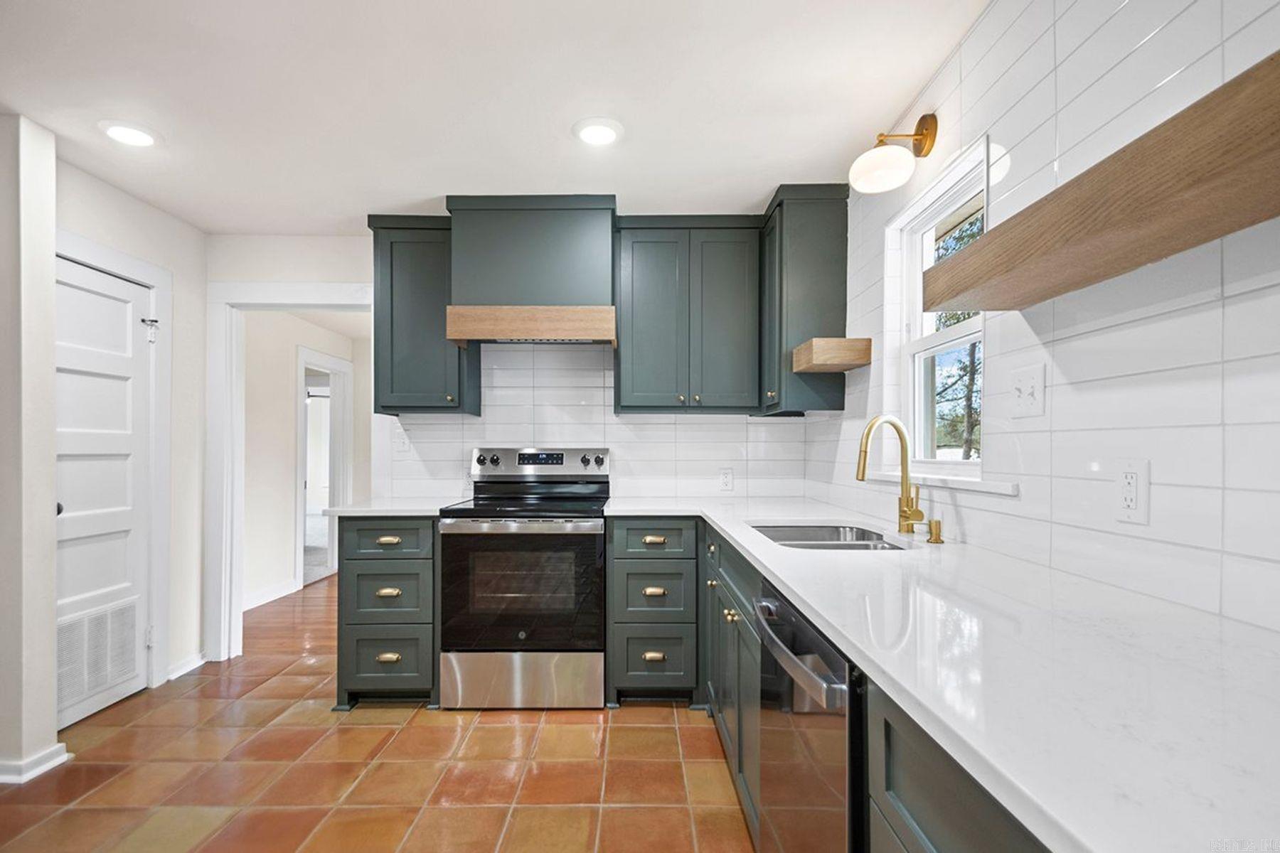 DICKINSON - Residential