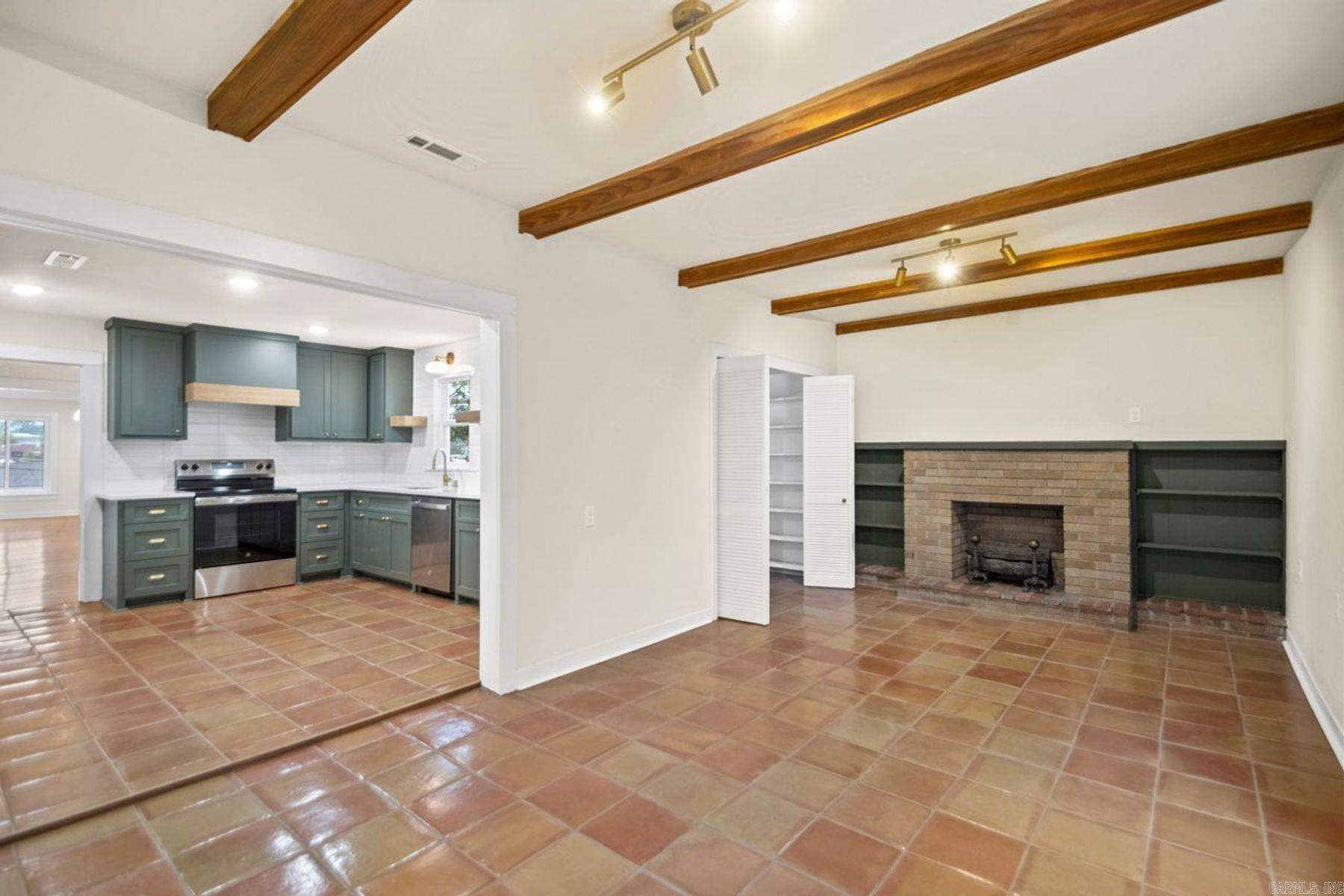 DICKINSON - Residential