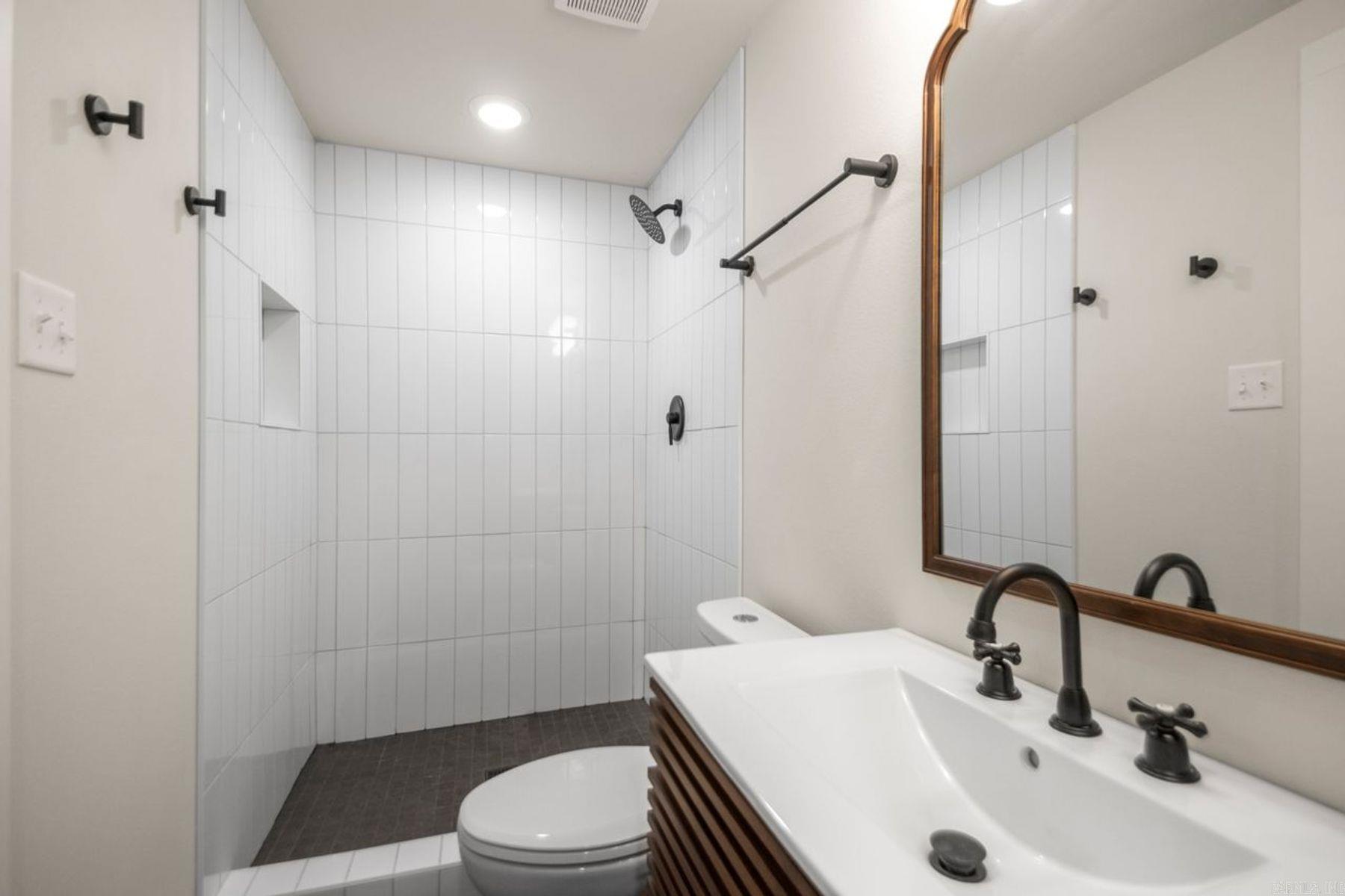 DICKINSON - Residential