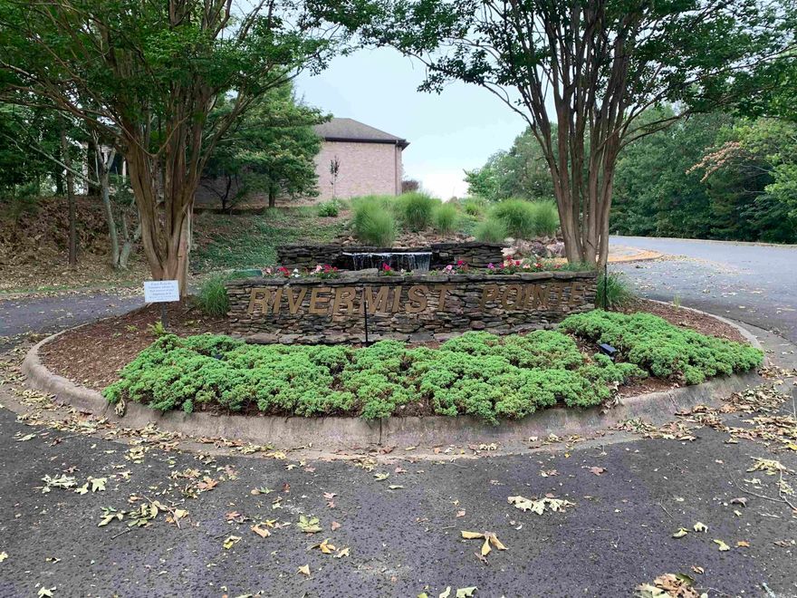 It's not an address.... It's an expression of who you are!  Never have to worry about flooding when you are on top of the ridge. Easy Living in a natural environment.  Minutes away from Maumelle, WLR and NLR. Recreational opportunities are close at hand.  Golf, walking, biking and the Arkansas River.
